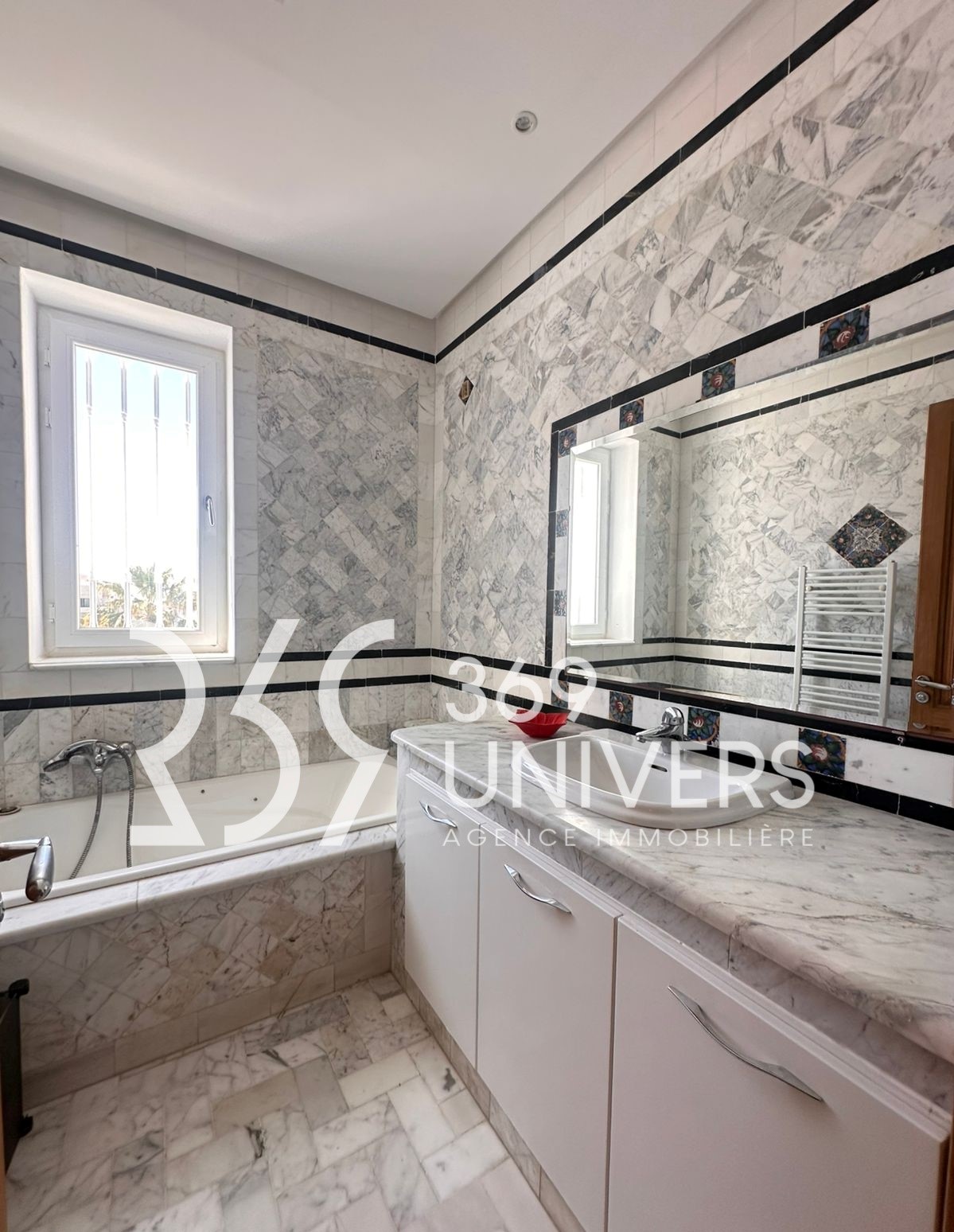 La Marsa&nbsp;Marsa Ennassim&nbsp;Location&nbsp;Appart. 3 pi�ces&nbsp;Etage meubl� avec terrasse � la marsa