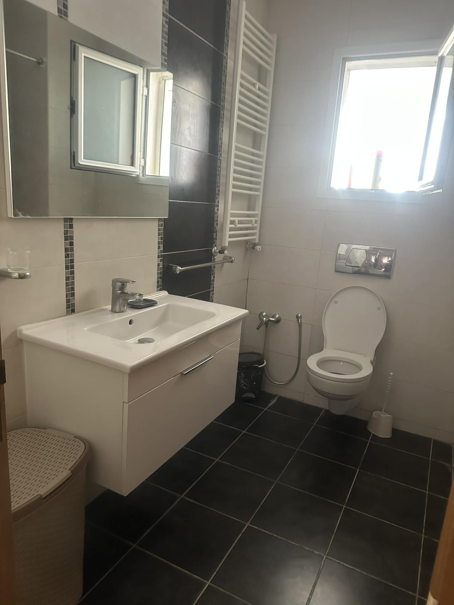 La Soukra&nbsp;La Soukra&nbsp;Location&nbsp;Appart. 3 pi�ces&nbsp;S3 meubl� au lac2