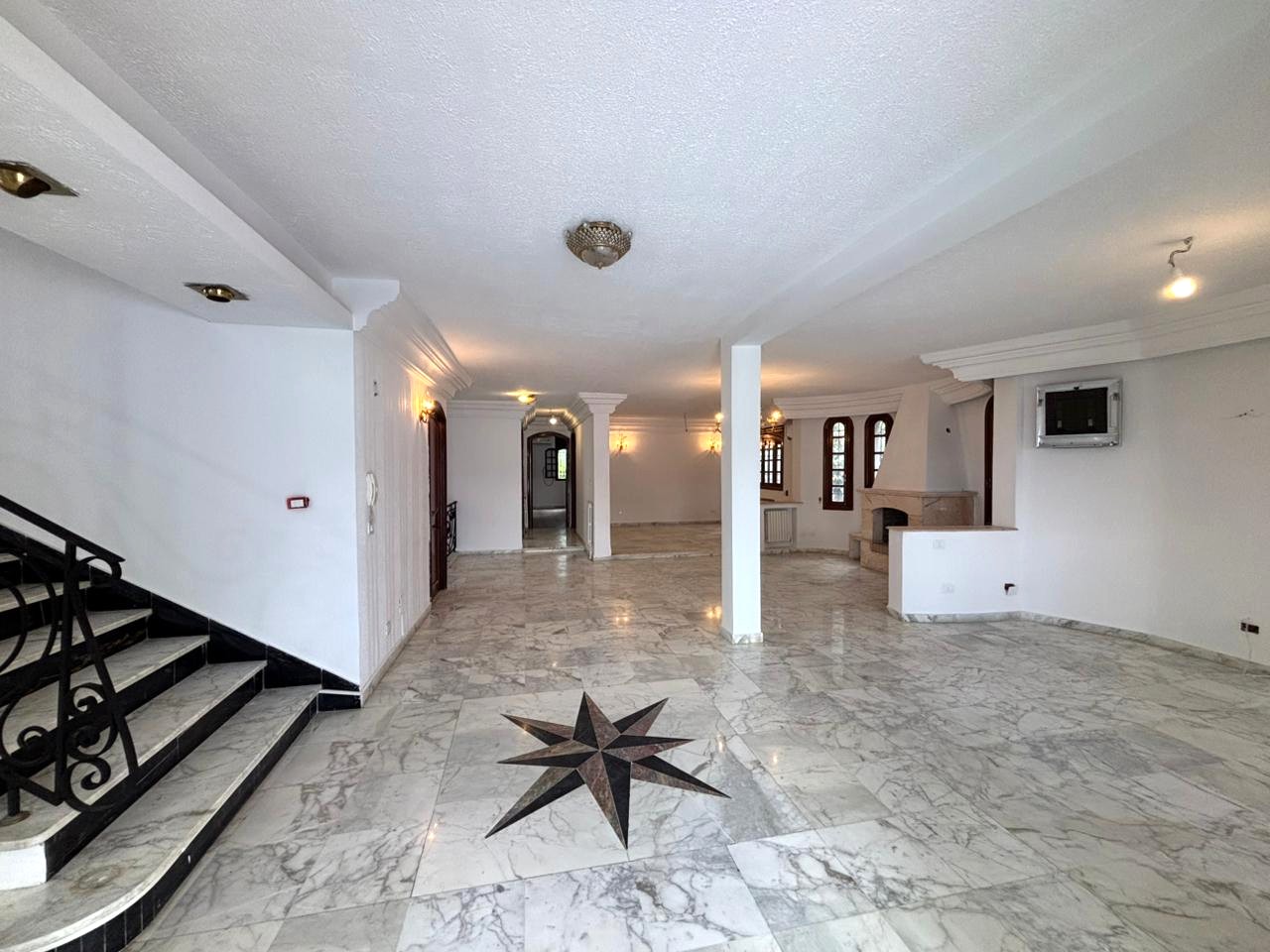 Ariana Ville&nbsp;El Menzah 6&nbsp;Location&nbsp;Maisons&nbsp;Villa s5 uage bureautique a menzah 6