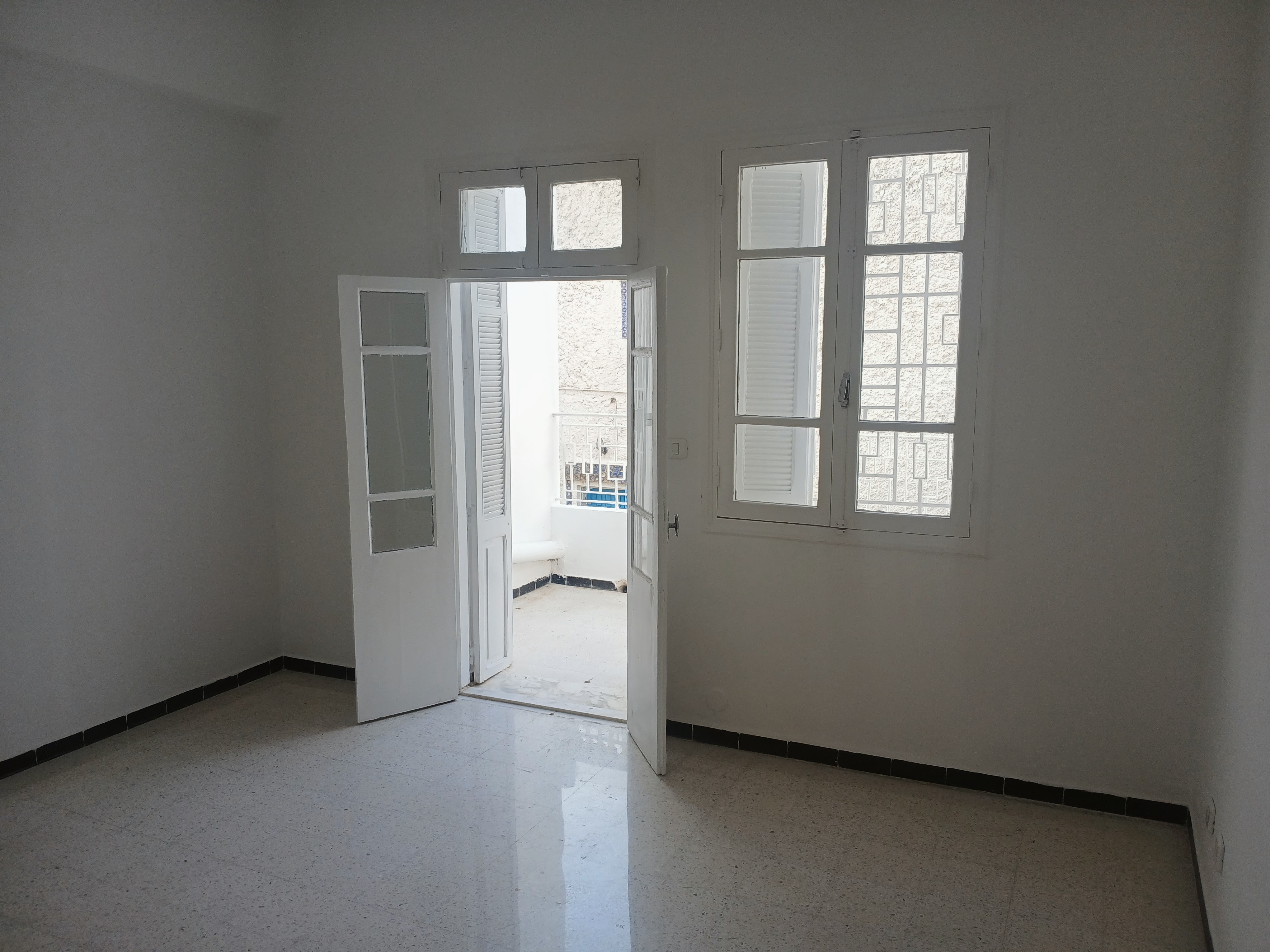 Ariana Ville&nbsp;El Menzah 7&nbsp;Location&nbsp;Appart. 4 pi�ces&nbsp;Etage de villa s3 avec terrasse � menzah 7