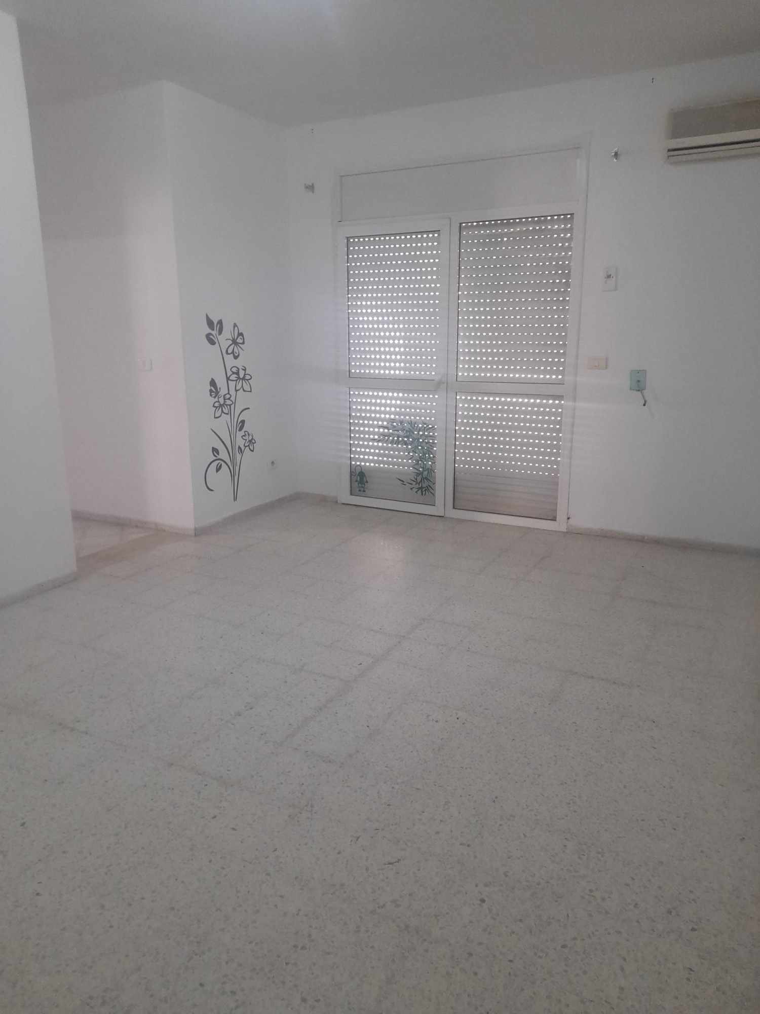 Rades&nbsp;Village Mediterranee&nbsp;Vente&nbsp;Appart. 4 pi�ces&nbsp;Agr�able s plus 3 tr�s bien orient�