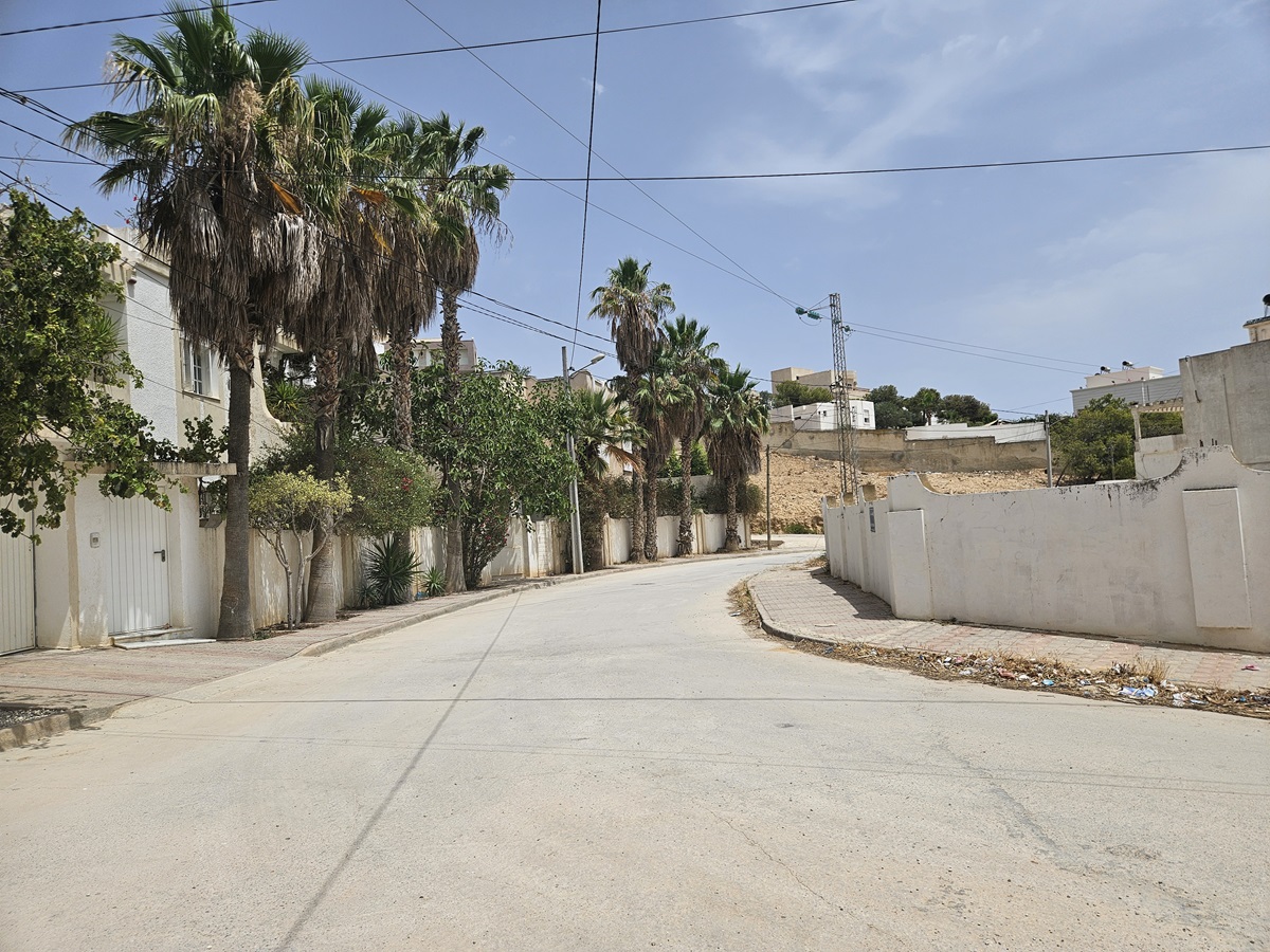 Ariana Ville&nbsp;Riadh Landlous&nbsp;Terrain&nbsp;Terrain nu&nbsp;Opportunit� d investissement