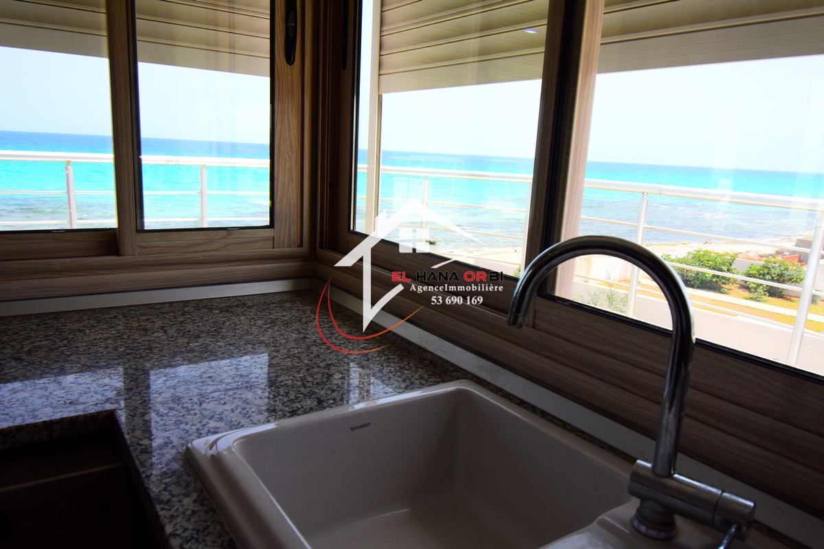 Mahdia&nbsp;Rejiche&nbsp;Location vacances&nbsp;Maisons&nbsp;Ch�teau front de mer pour vacance  rejiche mahdia