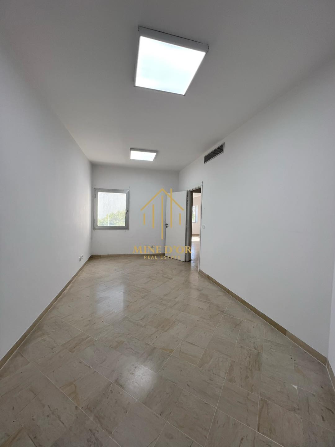 Bab Bhar&nbsp;Montplaisir&nbsp;Bureaux & Commerces&nbsp;Bureau&nbsp;Bureau 150 m �  montplaisir