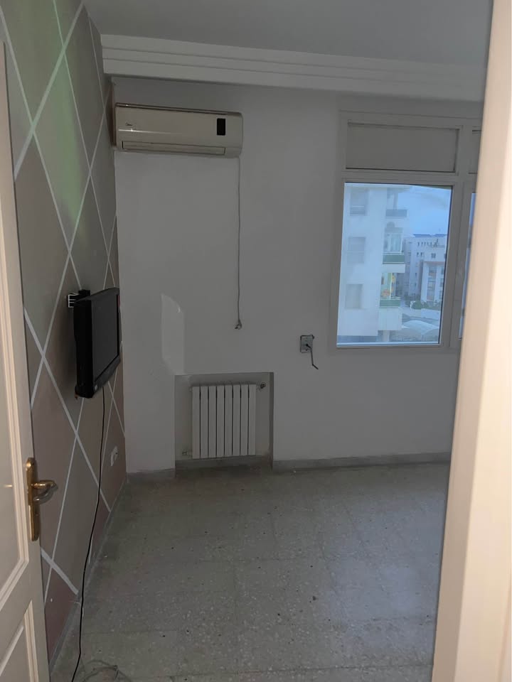 Ariana Ville&nbsp;Cite Ennasr 1&nbsp;Location&nbsp;Appart. 1 pi�ce&nbsp;Un joli appartement s1