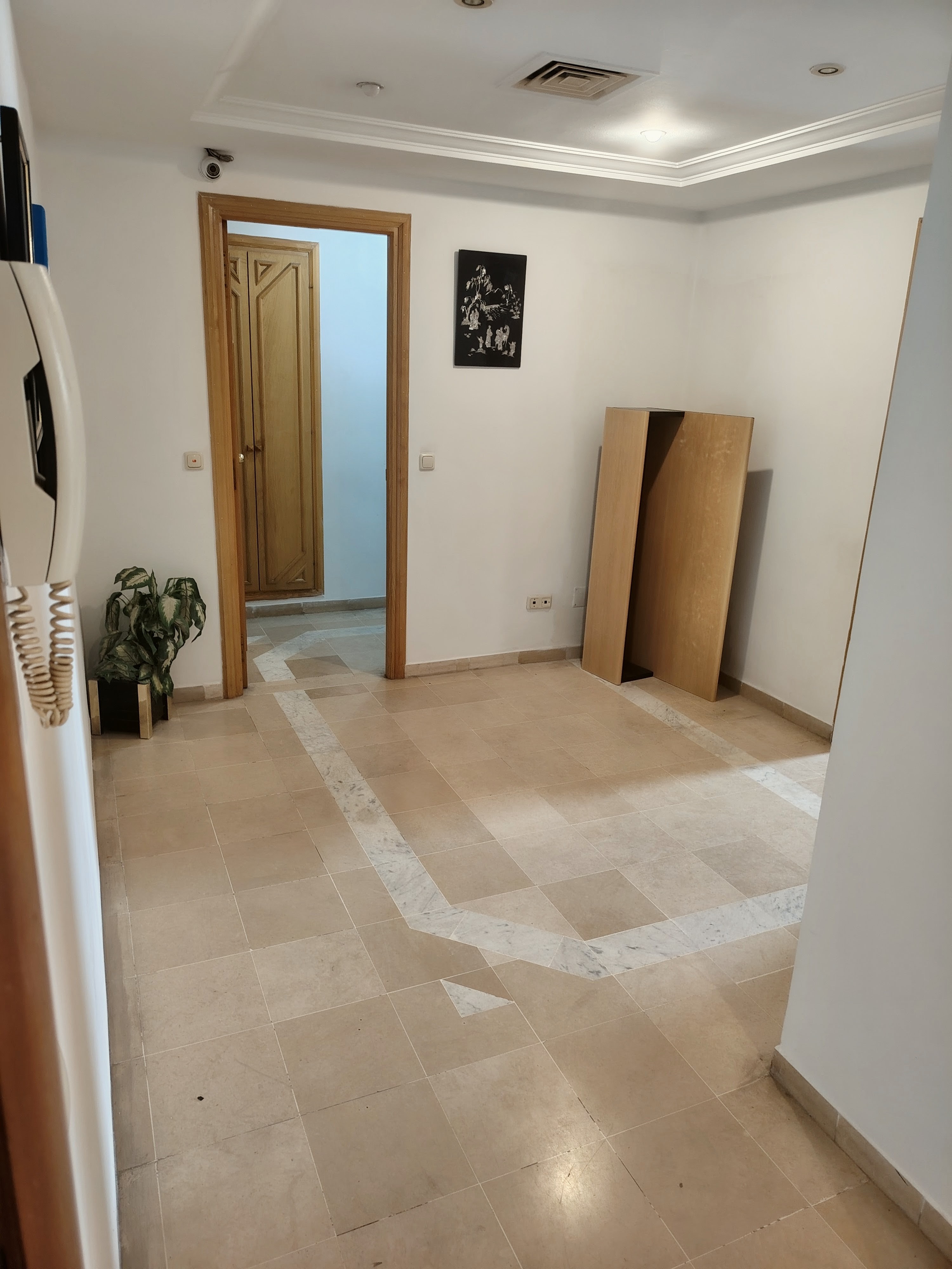 Bab Bhar&nbsp;Bab Bhar&nbsp;Location&nbsp;Appart. 3 pi�ces&nbsp;Bureau haut standing avec parking