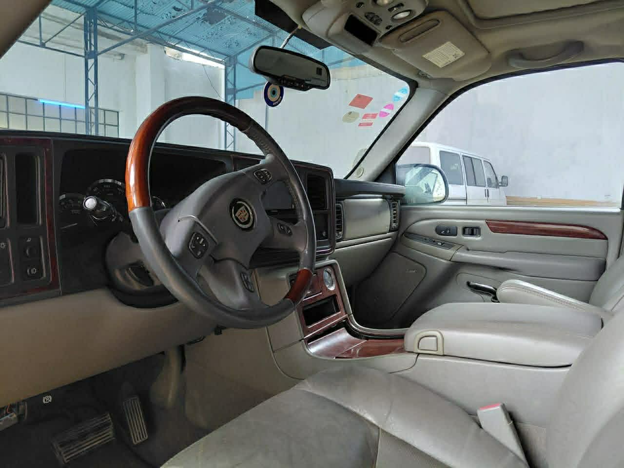 Bab Souika&nbsp;Bab Souika&nbsp;Cadillac&nbsp;Escalade&nbsp;Cadillac escalade  essence gaz vignete agricol 35d