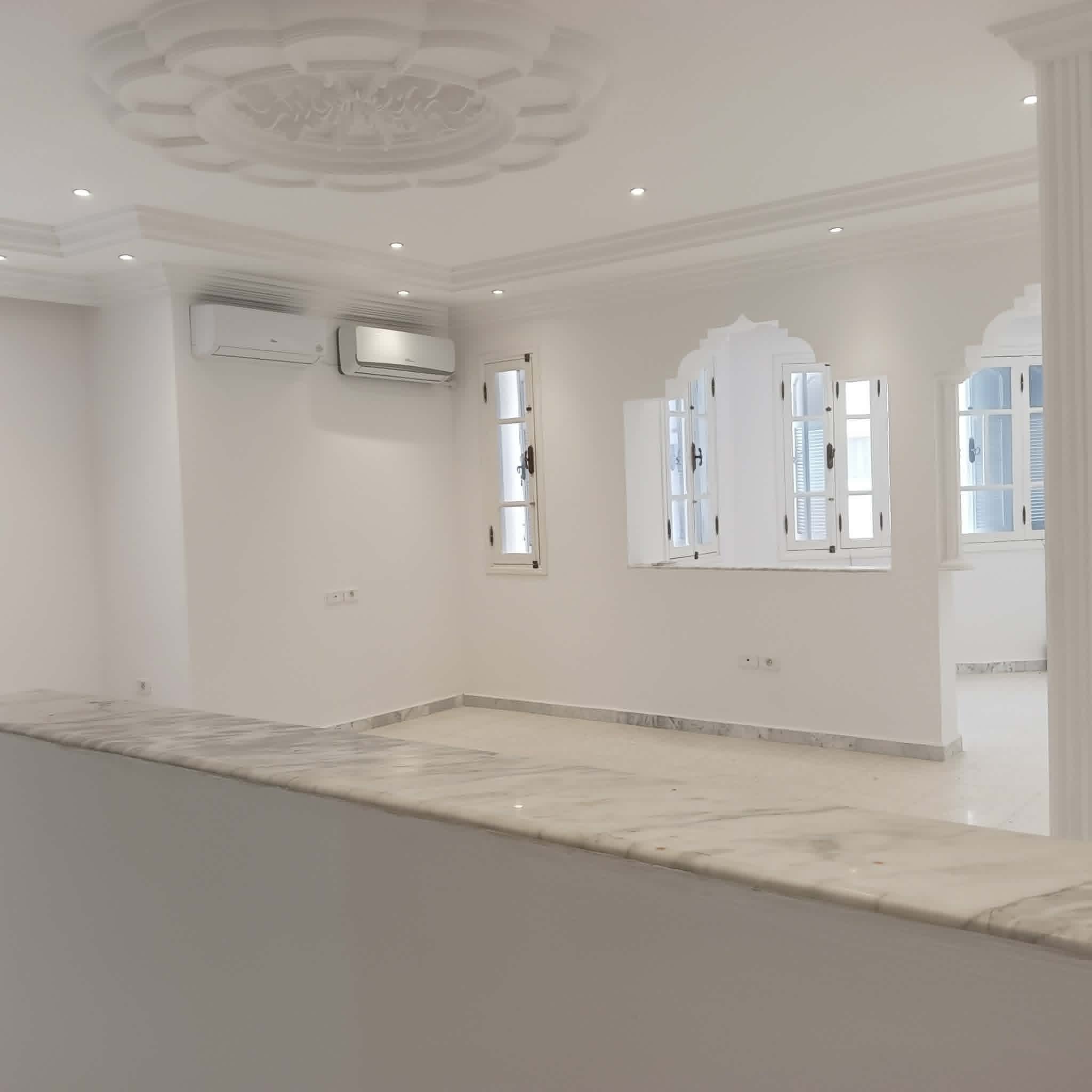 Ariana Ville&nbsp;Cite Ennasr 2&nbsp;Bureaux & Commerces&nbsp;Bureau&nbsp;Etage de villa h4 neuf garage