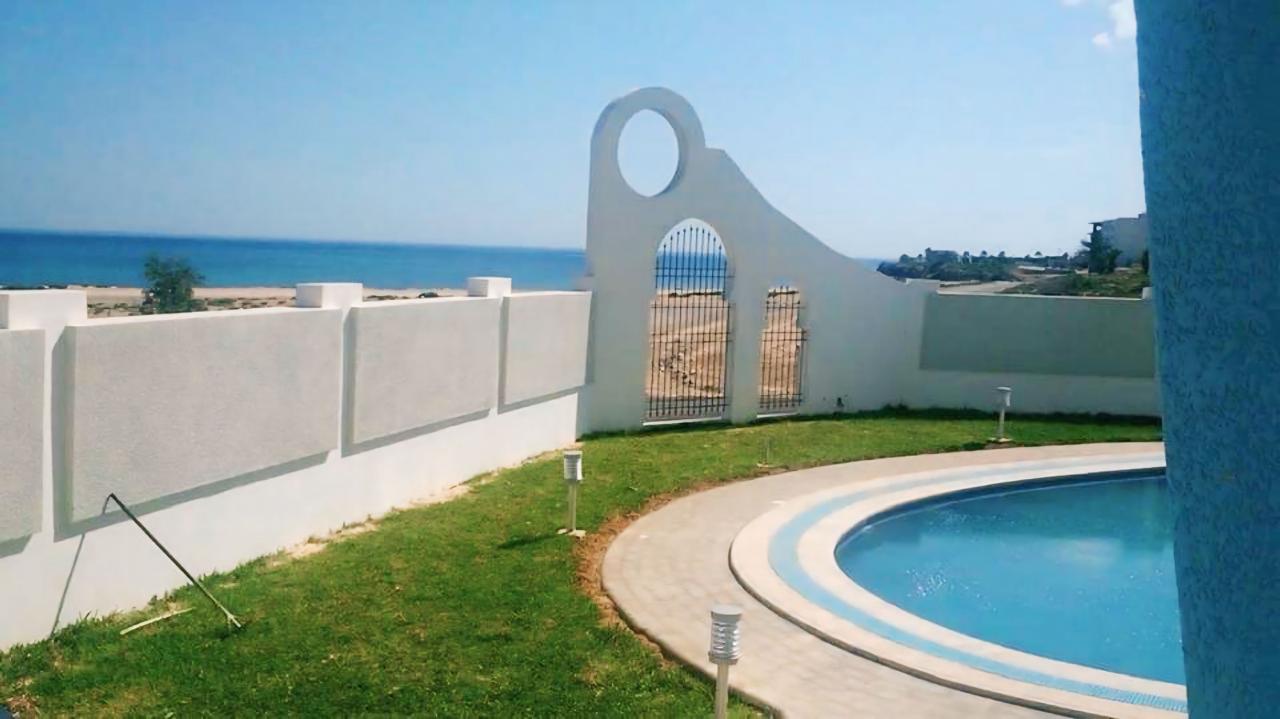 Hergla&nbsp;Hergla&nbsp;Location vacances&nbsp;Appart. 2 pi�ces&nbsp;Apprt pieds dns l'eau
