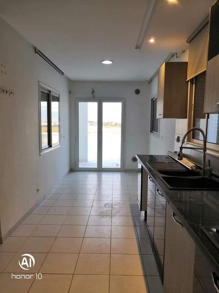 La Soukra&nbsp;La Soukra&nbsp;Location&nbsp;Appart. 3 pi�ces&nbsp;Penthouse luxueux disponible a partir du 1er aout