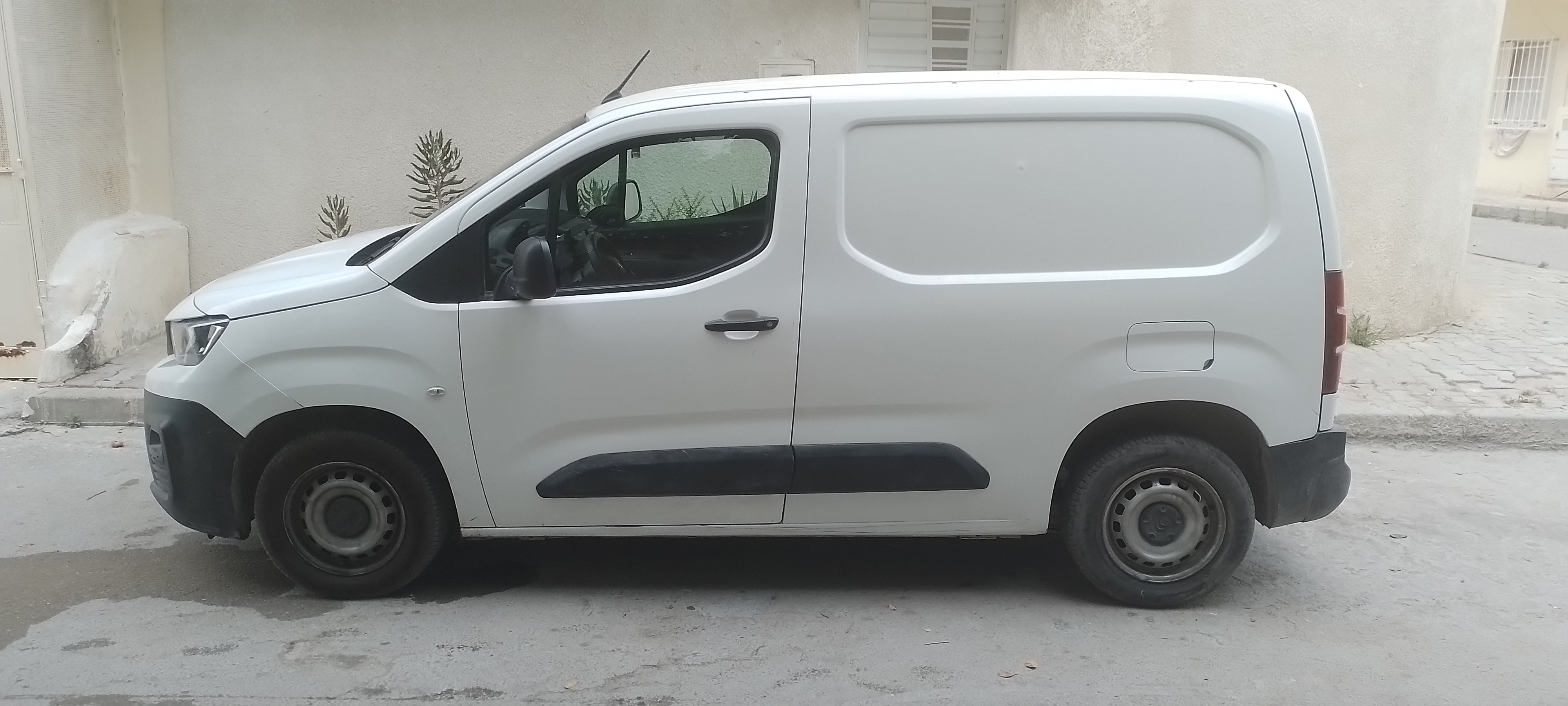 El Mourouj&nbsp;Bir El Kassaa&nbsp;Peugeot&nbsp;Partner&nbsp;Peugeot partner k9