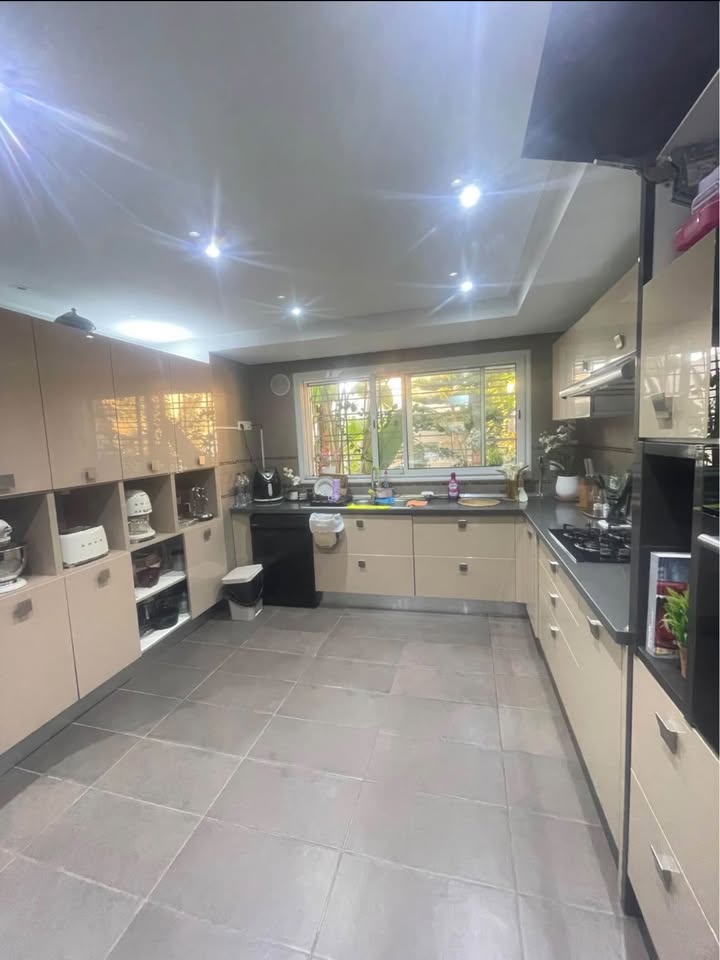 La Soukra&nbsp;Chotrana 1&nbsp;Vente&nbsp;Duplex&nbsp;Superbe offre � chotrana 1