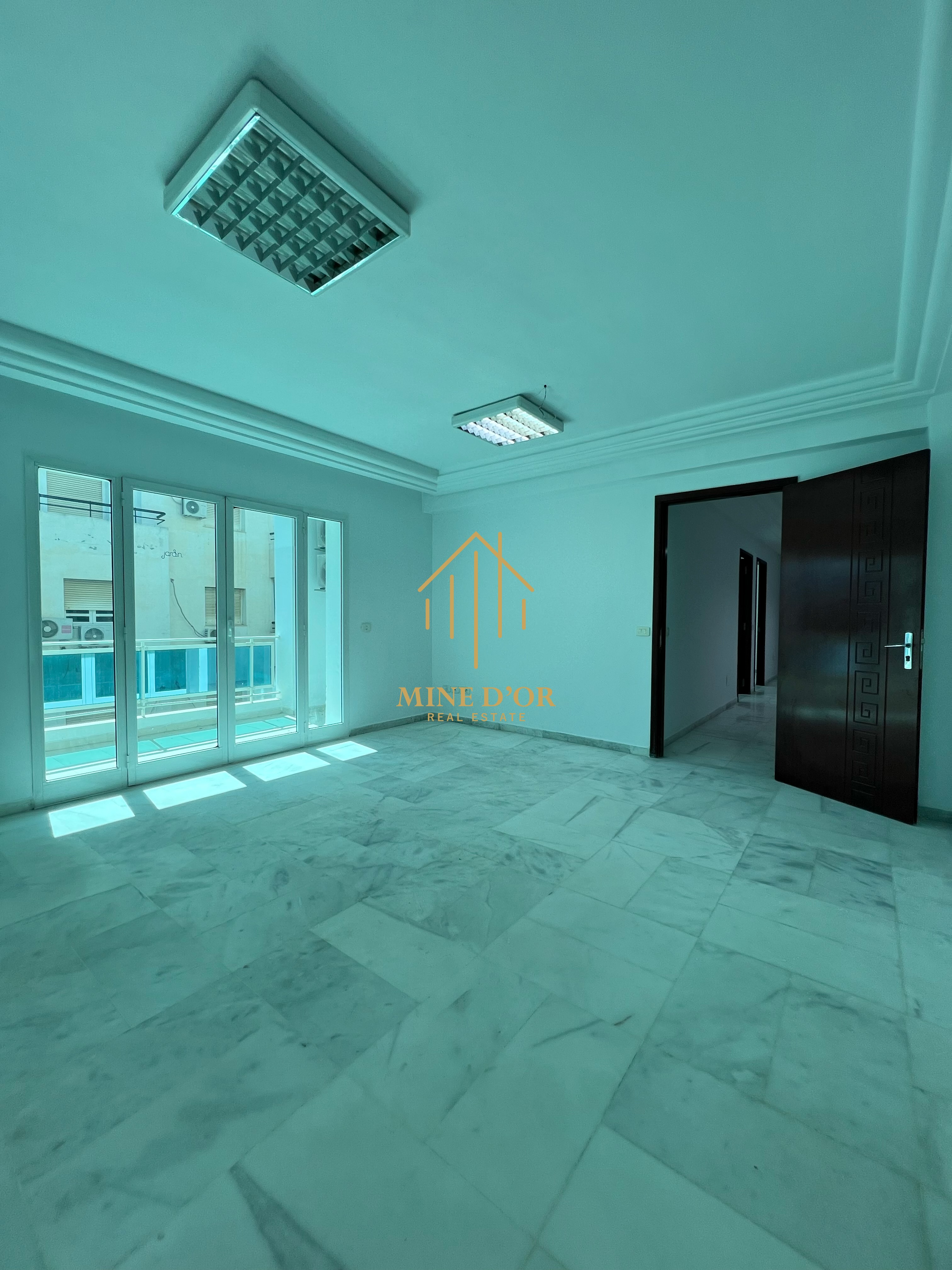 Bab Bhar&nbsp;Montplaisir&nbsp;Bureaux & Commerces&nbsp;Bureau&nbsp;Bureau spacieux 172m � montplaisir