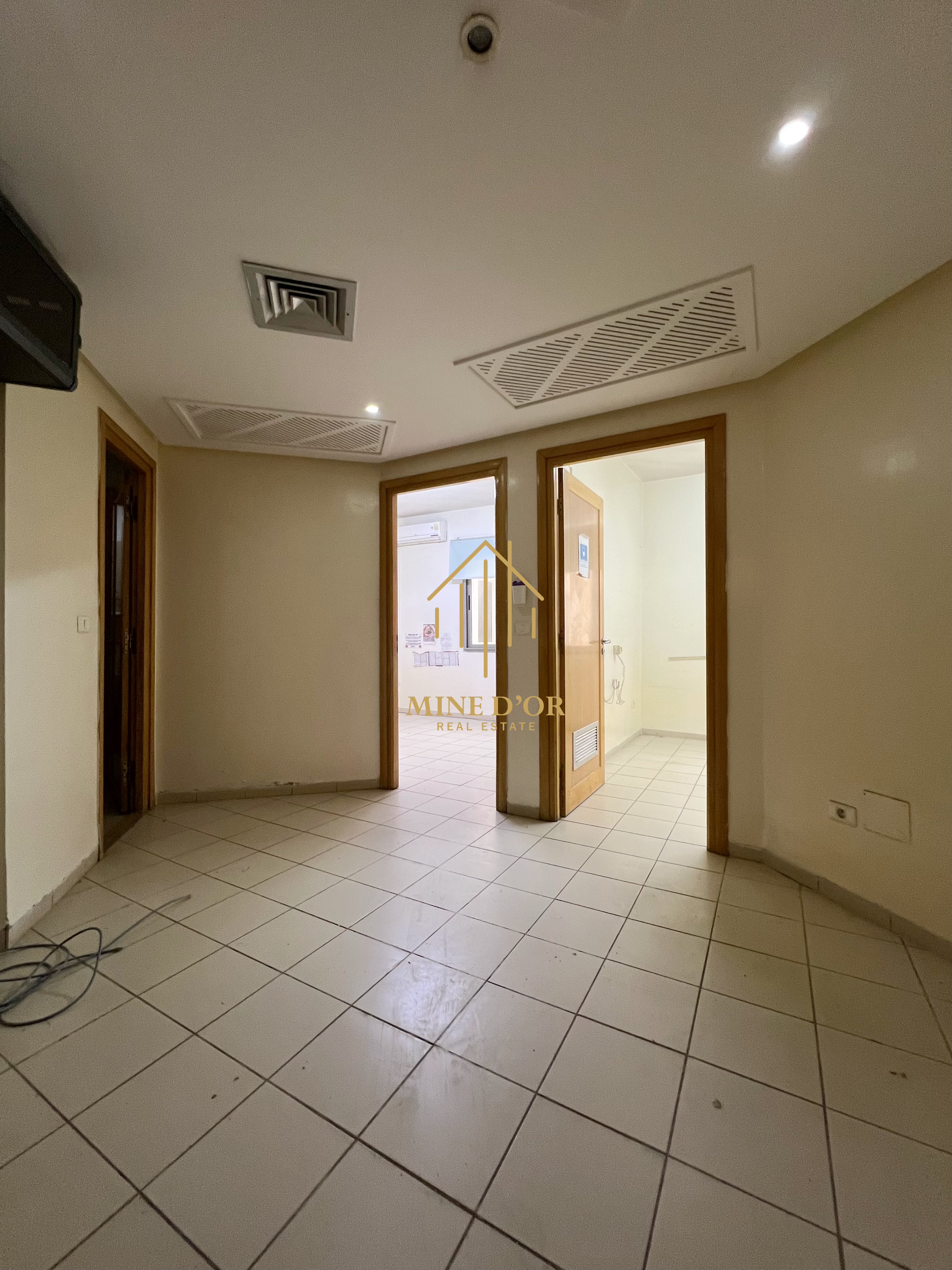 Bab Bhar&nbsp;Montplaisir&nbsp;Bureaux & Commerces&nbsp;Bureau&nbsp;Bureau h2 usage administratif � montplaisir
