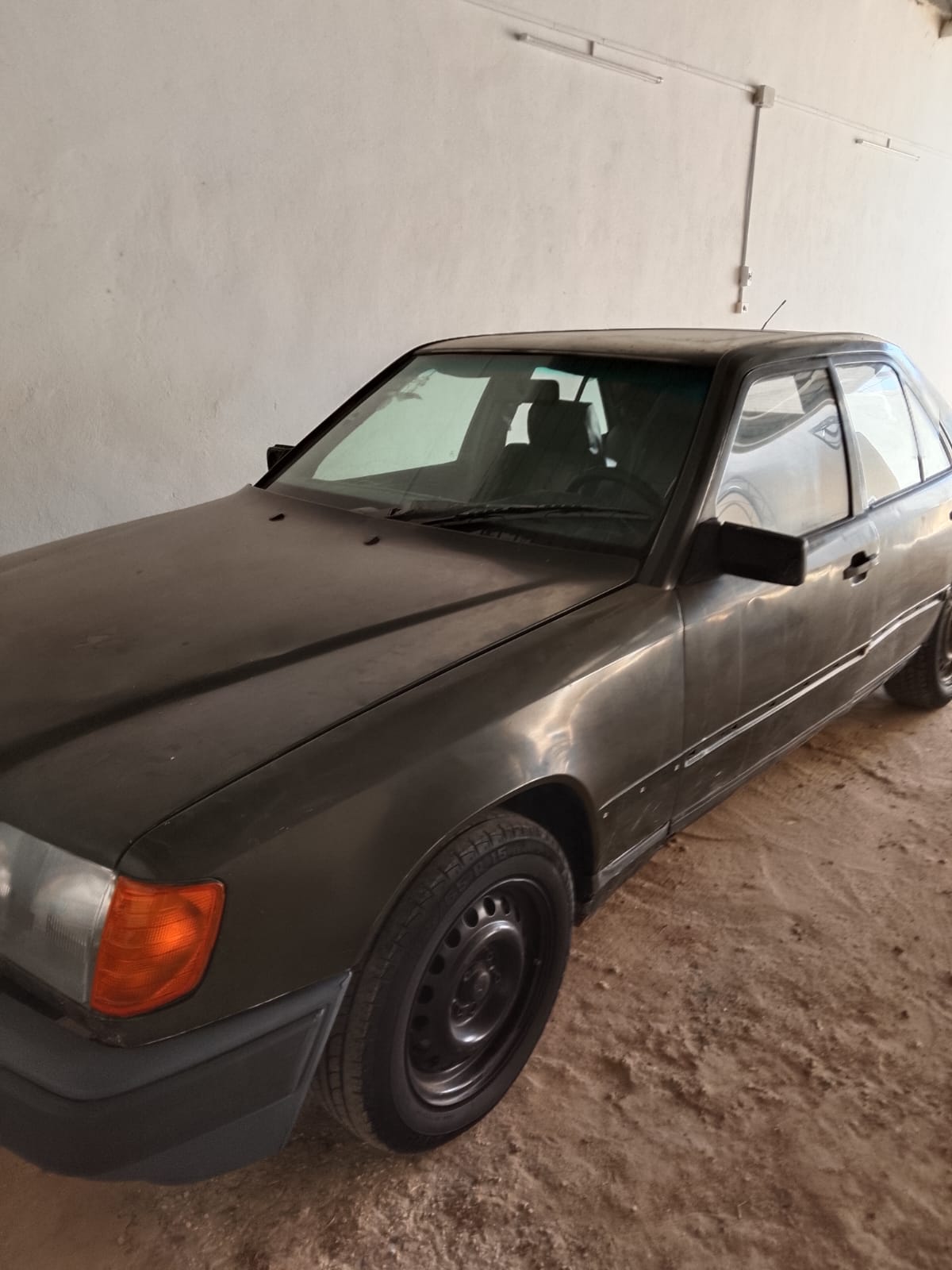 Gabes Medina&nbsp;Gabes&nbsp;Mercedes&nbsp;240&nbsp;Bonne affaire