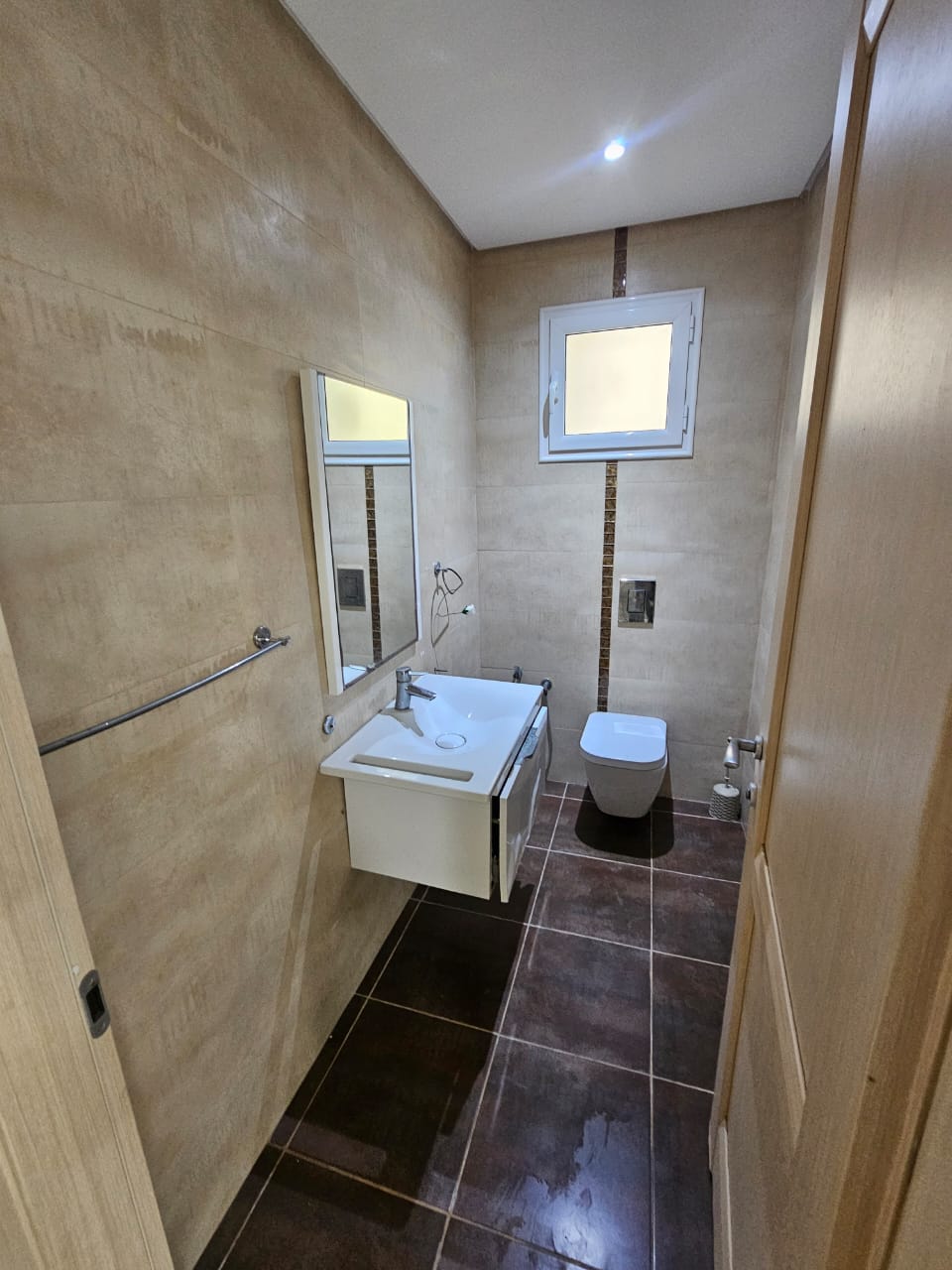 La Soukra&nbsp;La Soukra&nbsp;Location&nbsp;Appart. 4 pi�ces&nbsp;Duplex avec piscine � la soukra