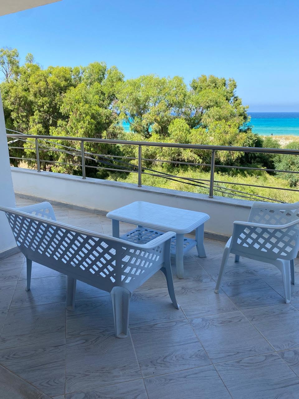 Hammam El Ghezaz&nbsp;Hammam El Ghezaz&nbsp;Location vacances&nbsp;Appart. 3 pi�ces&nbsp;Appartement pieds dans l'eau a hammem el ghzez