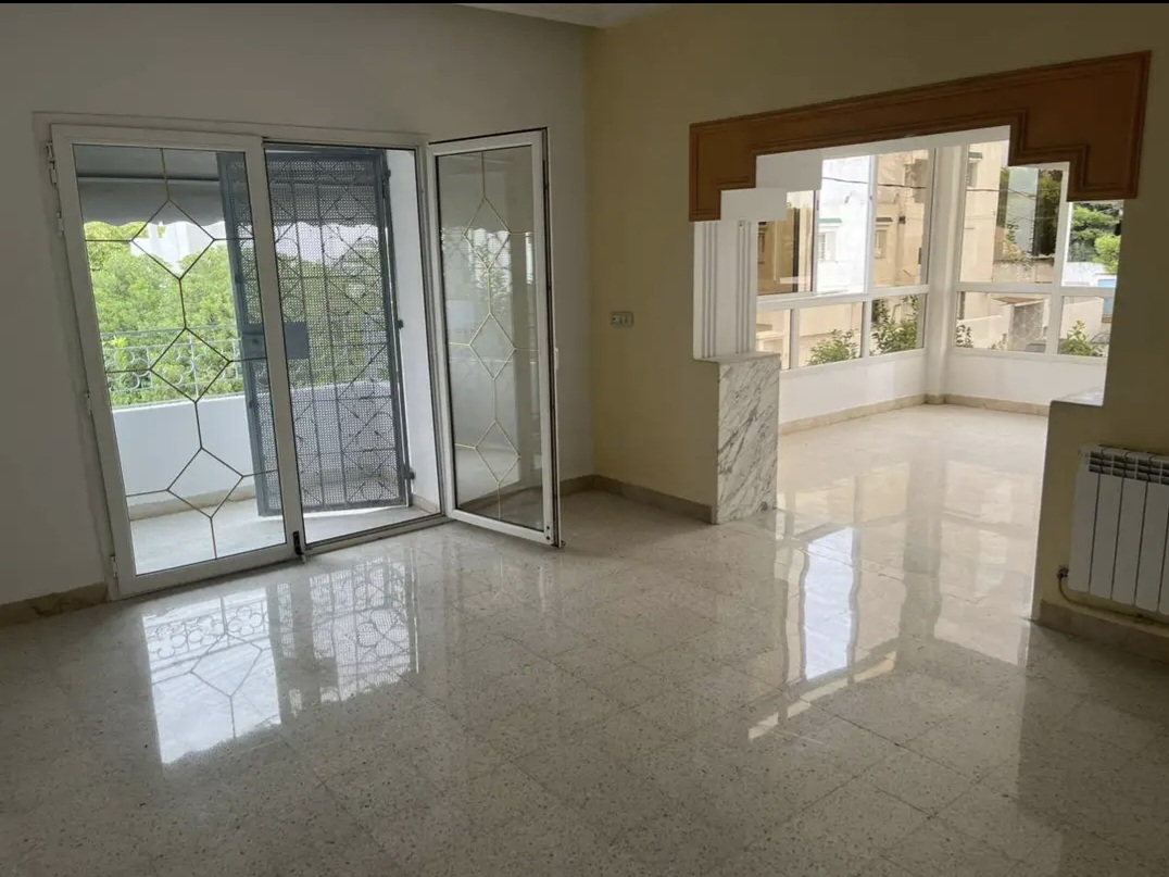 El Menzah&nbsp;El Menzah 4&nbsp;Location&nbsp;Appart. 4 pi�ces&nbsp;Etage de villa s plus 4 a menzah 4
