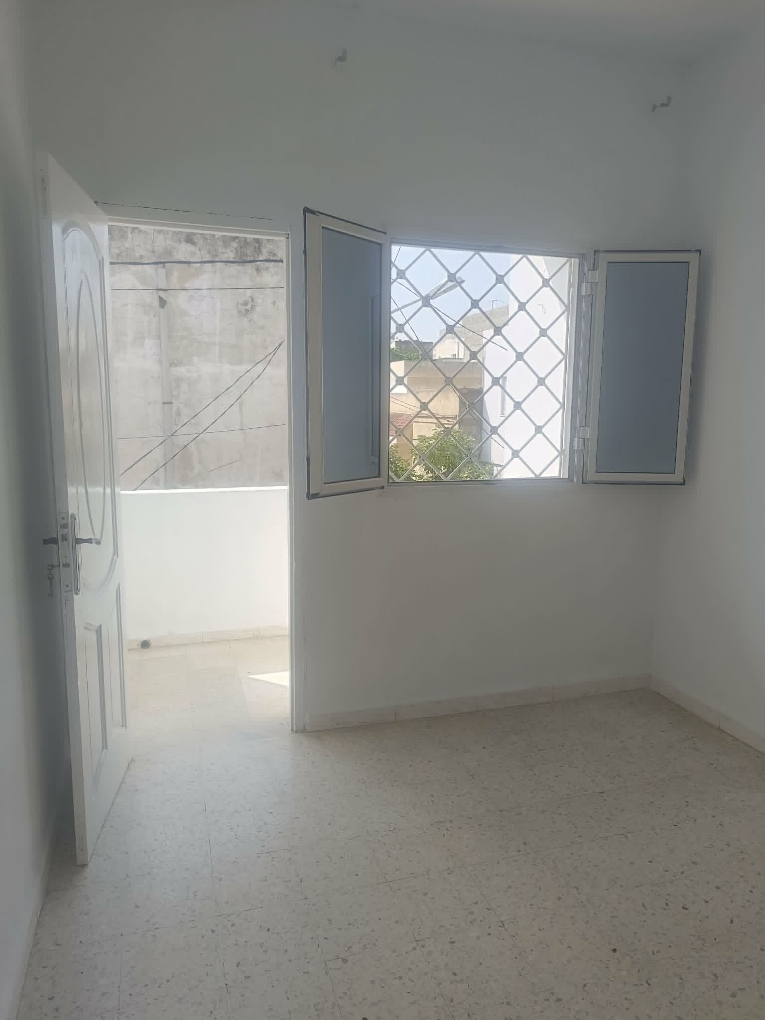 Ben Arous&nbsp;Ben Arous&nbsp;Location&nbsp;Appart. 3 pi�ces&nbsp;Premi�re �tage d'une maison