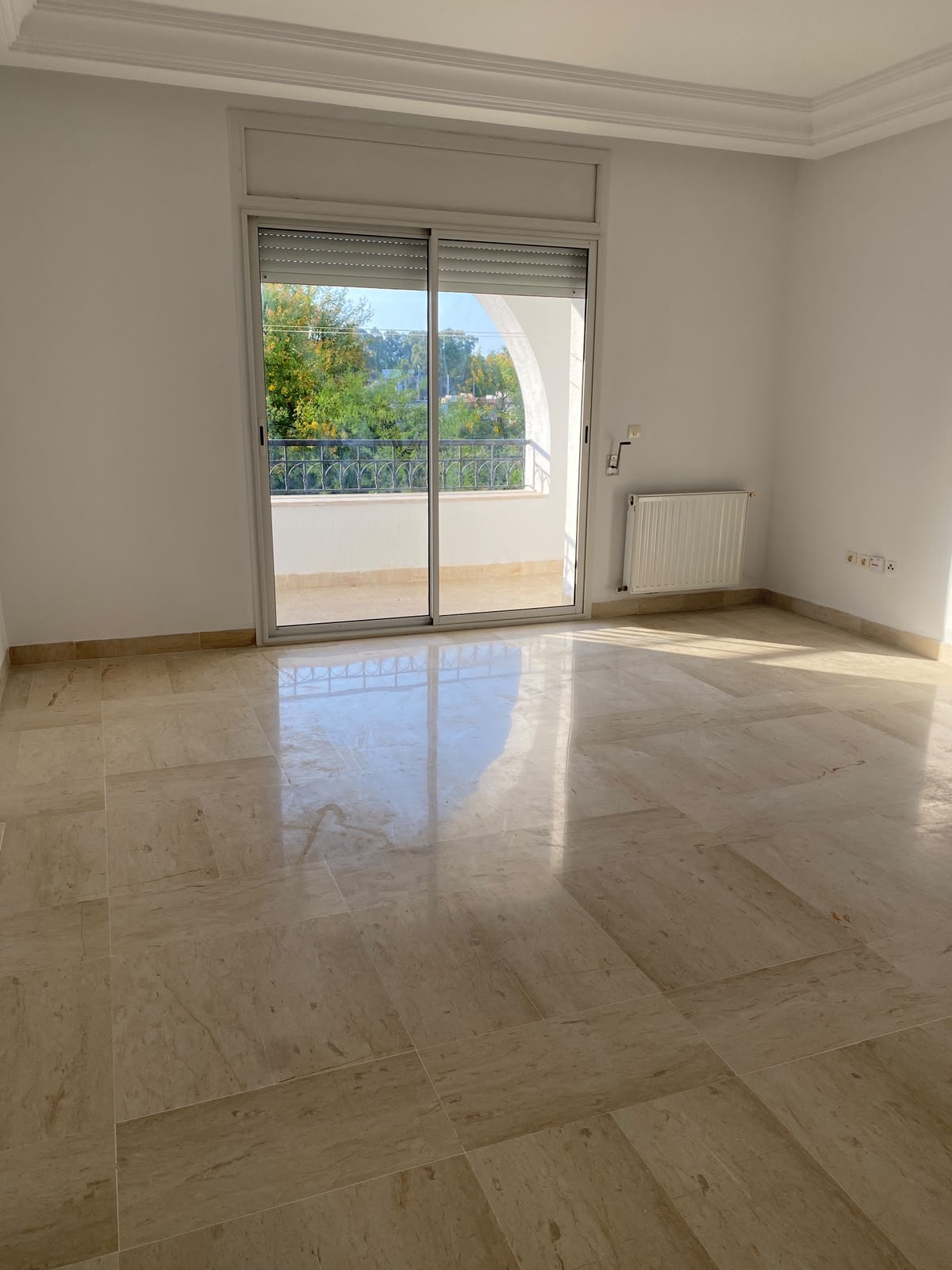 La Soukra&nbsp;La Soukra&nbsp;Location&nbsp;Appart. 2 pi�ces&nbsp;S2 a soukra a 2 mm du centre commercial lc waikiki
