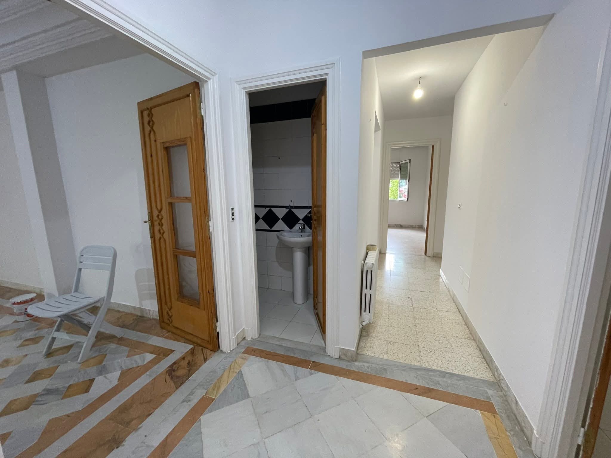Ariana Ville&nbsp;Cite Ennasr 2&nbsp;Location&nbsp;Appart. 5 pi�ces+&nbsp;S3 ennaser 1600 habitation ou bureautique