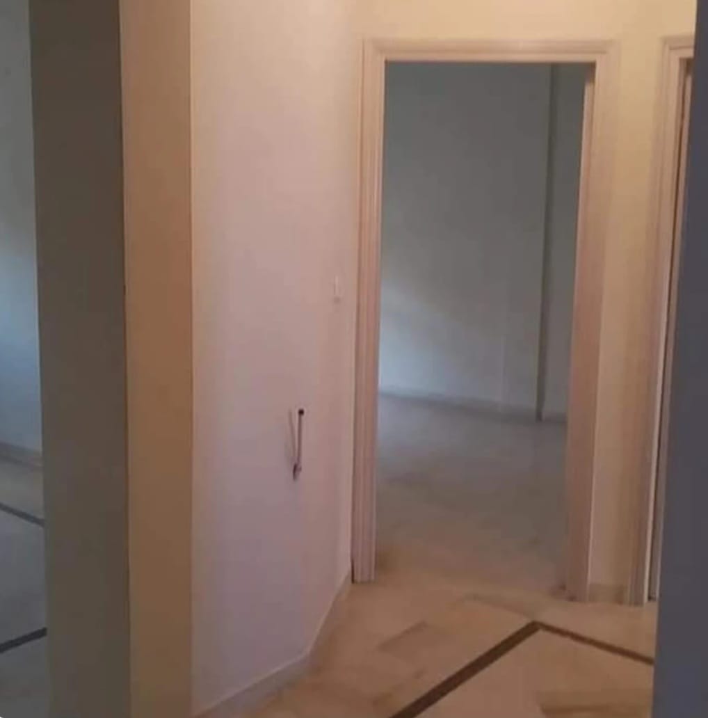 El Mourouj&nbsp;Bir El Kassaa&nbsp;Location&nbsp;Appart. 2 pi�ces&nbsp;Apprtement proche de march� de gros