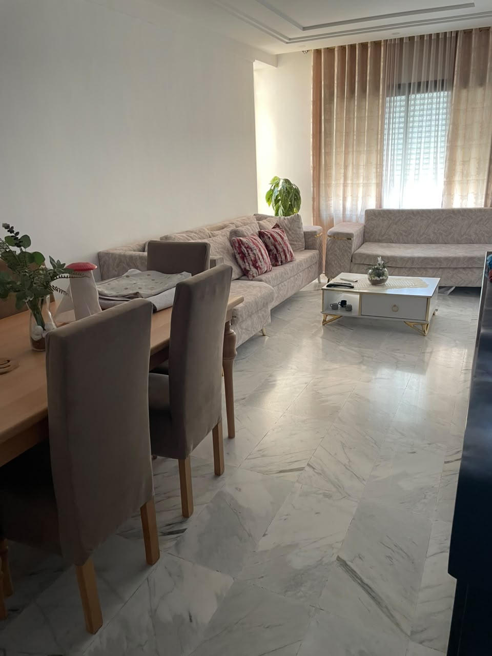 La Marsa&nbsp;Berge Du Lac&nbsp;Location&nbsp;Appart. 3 pi�ces&nbsp;S plus 2 hst richement meubl� au lac 2 wb4513