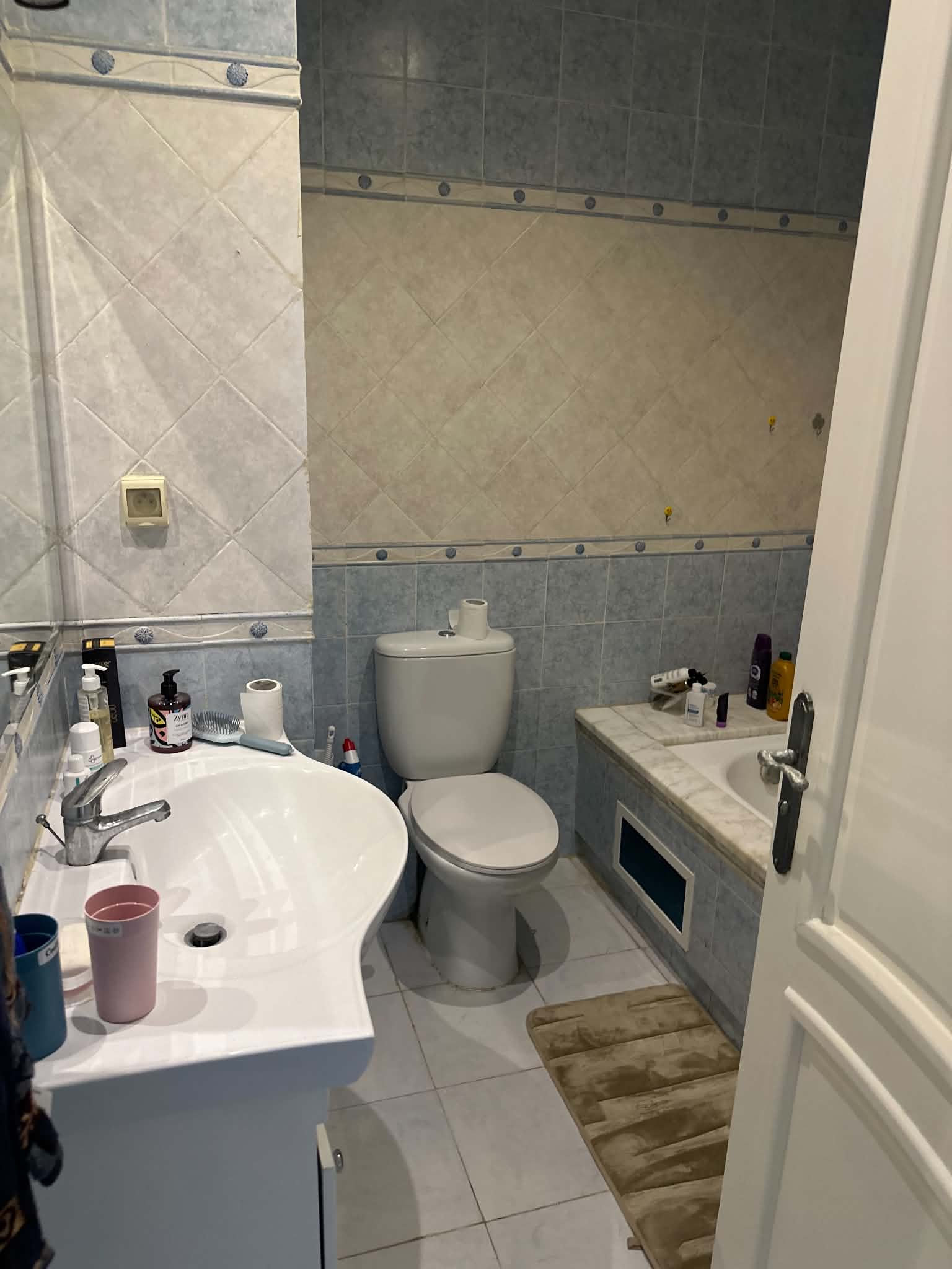 Ariana Ville&nbsp;Cite Ennasr 2&nbsp;Location&nbsp;Appart. 4 pi�ces&nbsp;Appartement s3 bon standing