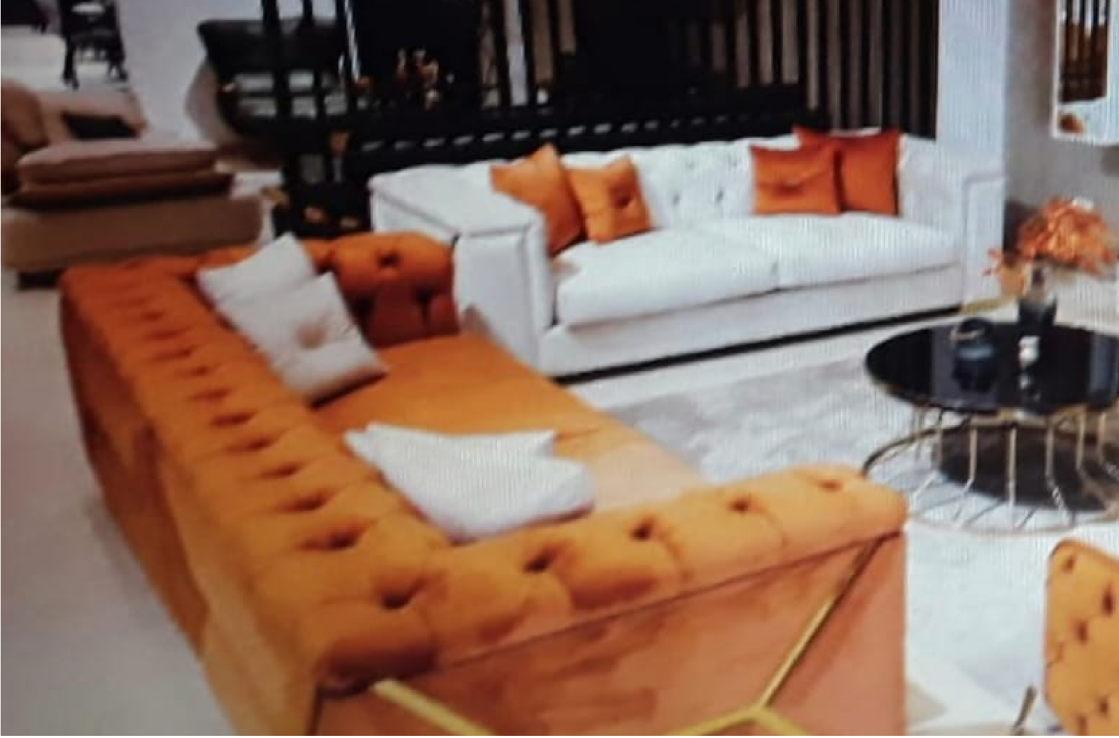 El Mourouj&nbsp;El Mourouj&nbsp;Vente&nbsp;Appart. 3 pi�ces&nbsp;Salon neuf avec deux tables