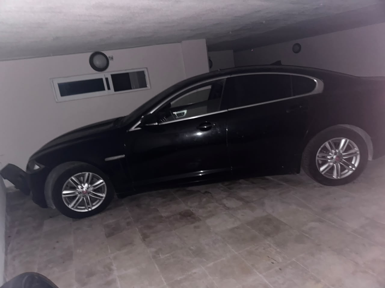 Ain Zaghouan&nbsp;Jardins de Carthage&nbsp;Jaguar&nbsp;XF&nbsp;Jaguar xf 2014  id�al expat  diplomate plaques rs