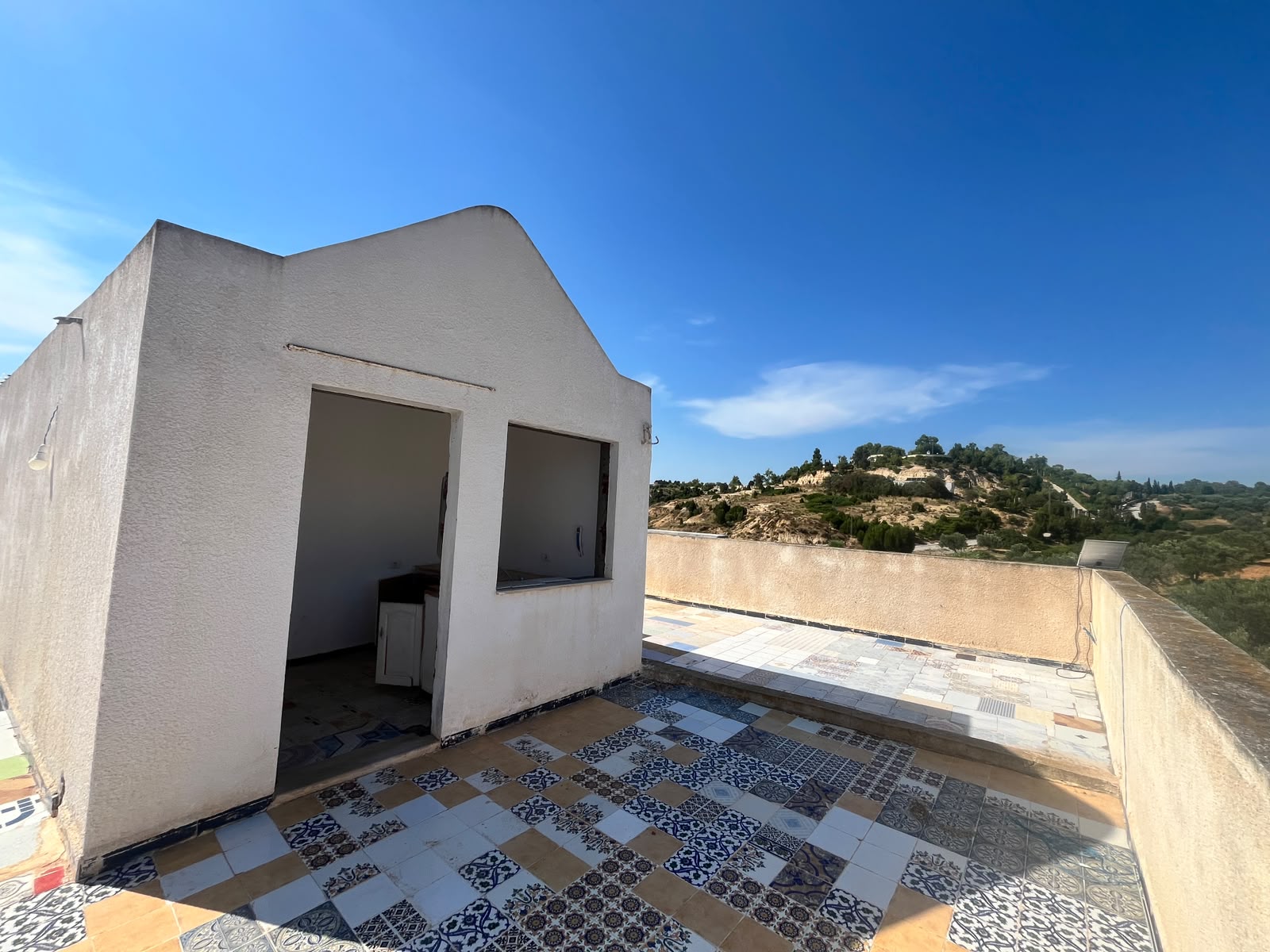 Hammamet&nbsp;Bir Bouregba&nbsp;Vente&nbsp;Appart. 4 pi�ces&nbsp;Maison avec jardin b�tie sur un terrain de 500 m