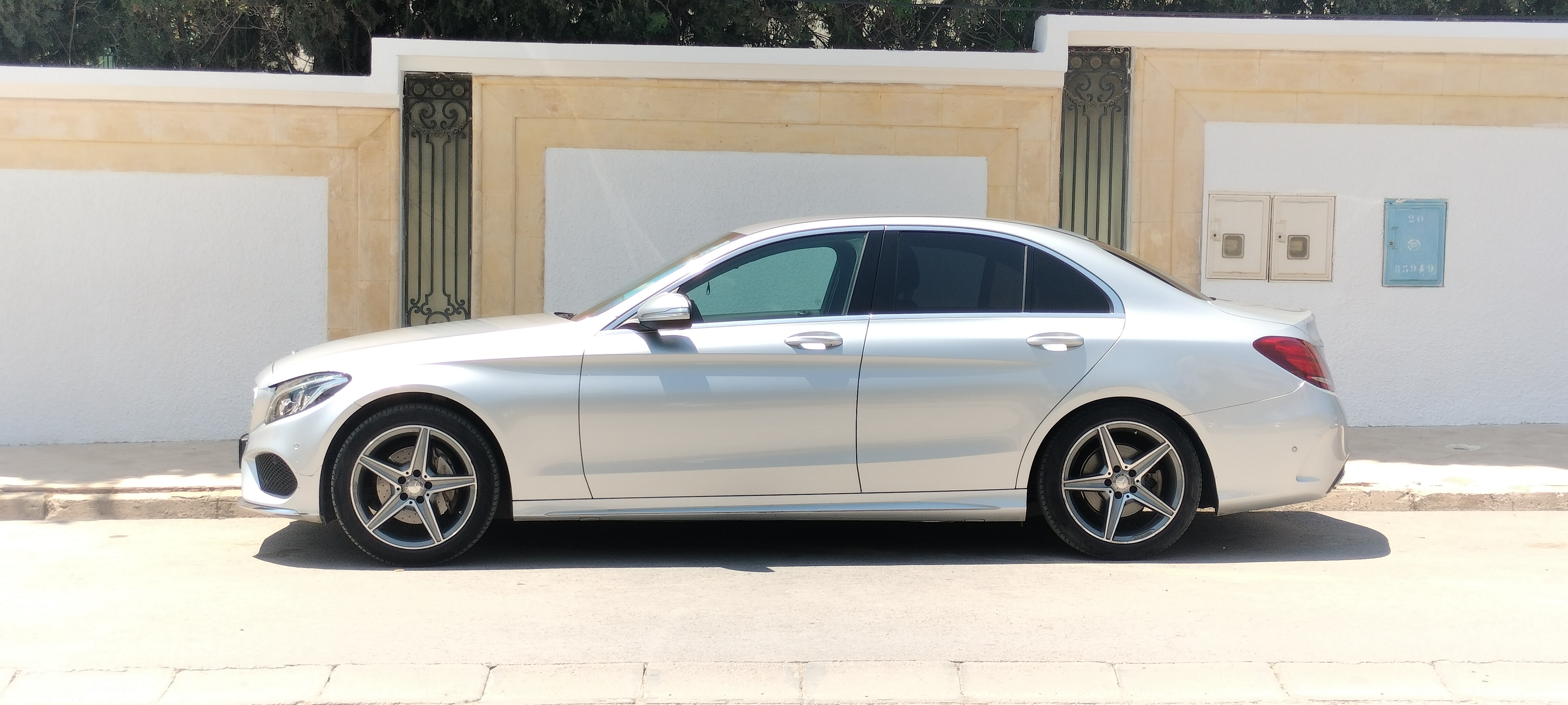 Ariana Ville&nbsp;Cite Ennasr 2&nbsp;Mercedes&nbsp;C&nbsp;Belle mercedes c200 pack amg