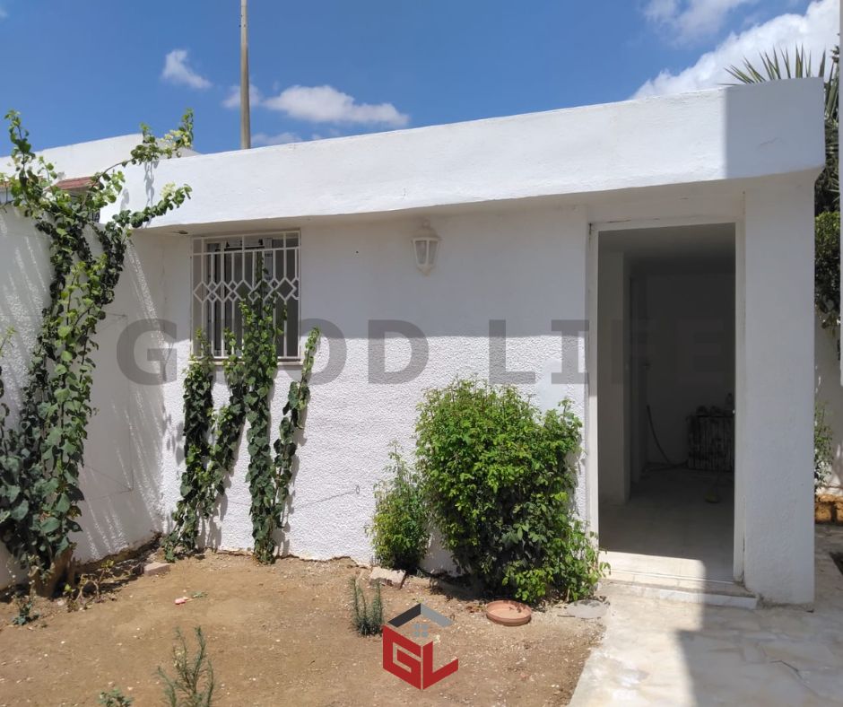 El Menzah&nbsp;El Manar 2&nbsp;Location&nbsp;Maisons&nbsp;Villa spacieuse avec piscine � manar 2