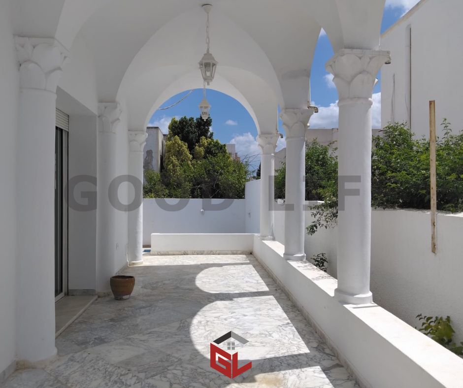 El Menzah&nbsp;El Manar 2&nbsp;Location&nbsp;Maisons&nbsp;Villa spacieuse avec piscine � manar 2