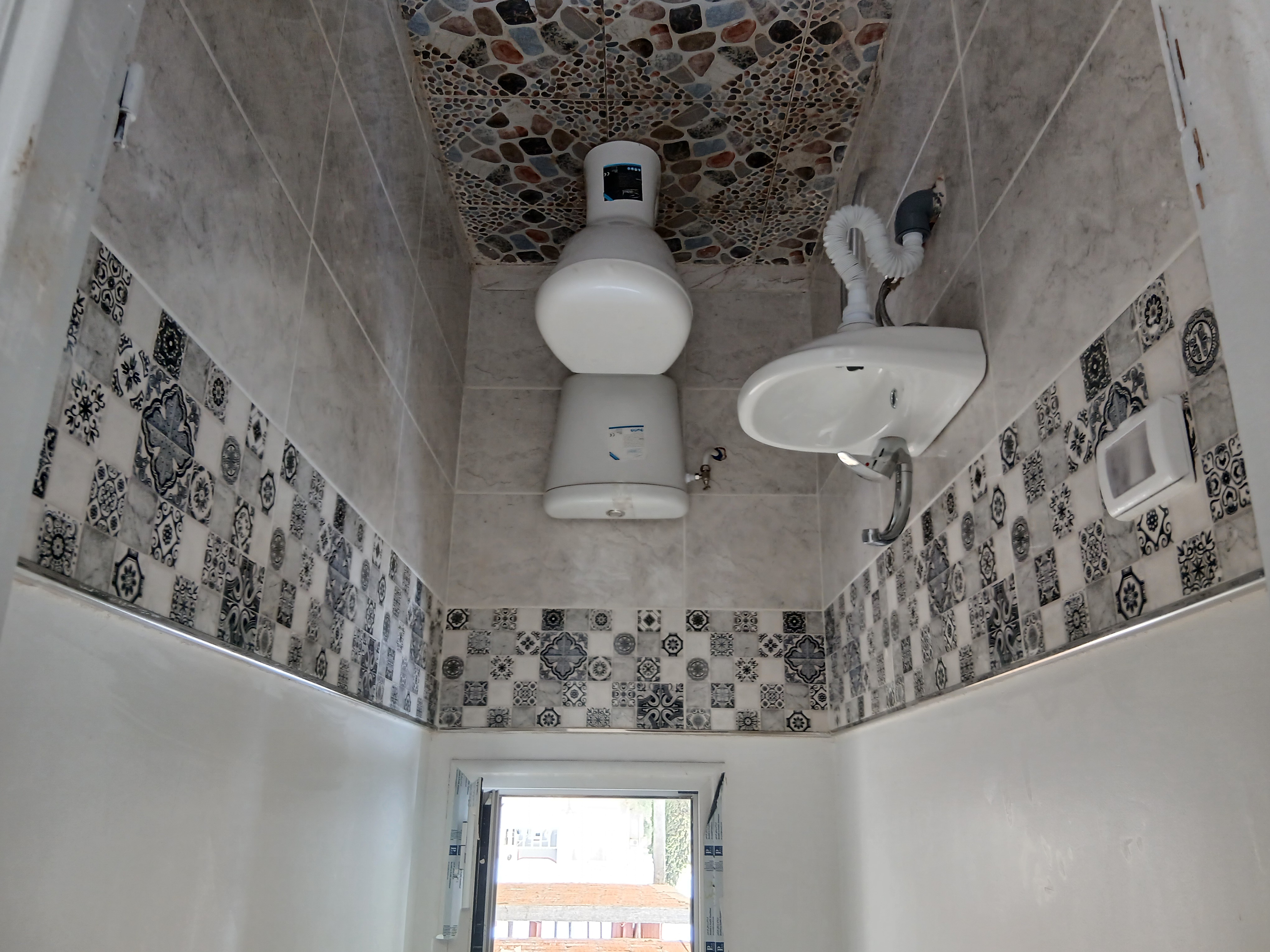 Akouda&nbsp;Chatt Meriem&nbsp;Vente&nbsp;Appart. 4 pi�ces&nbsp;Immeuble neuf r2 surfaces500m2  3 appartements