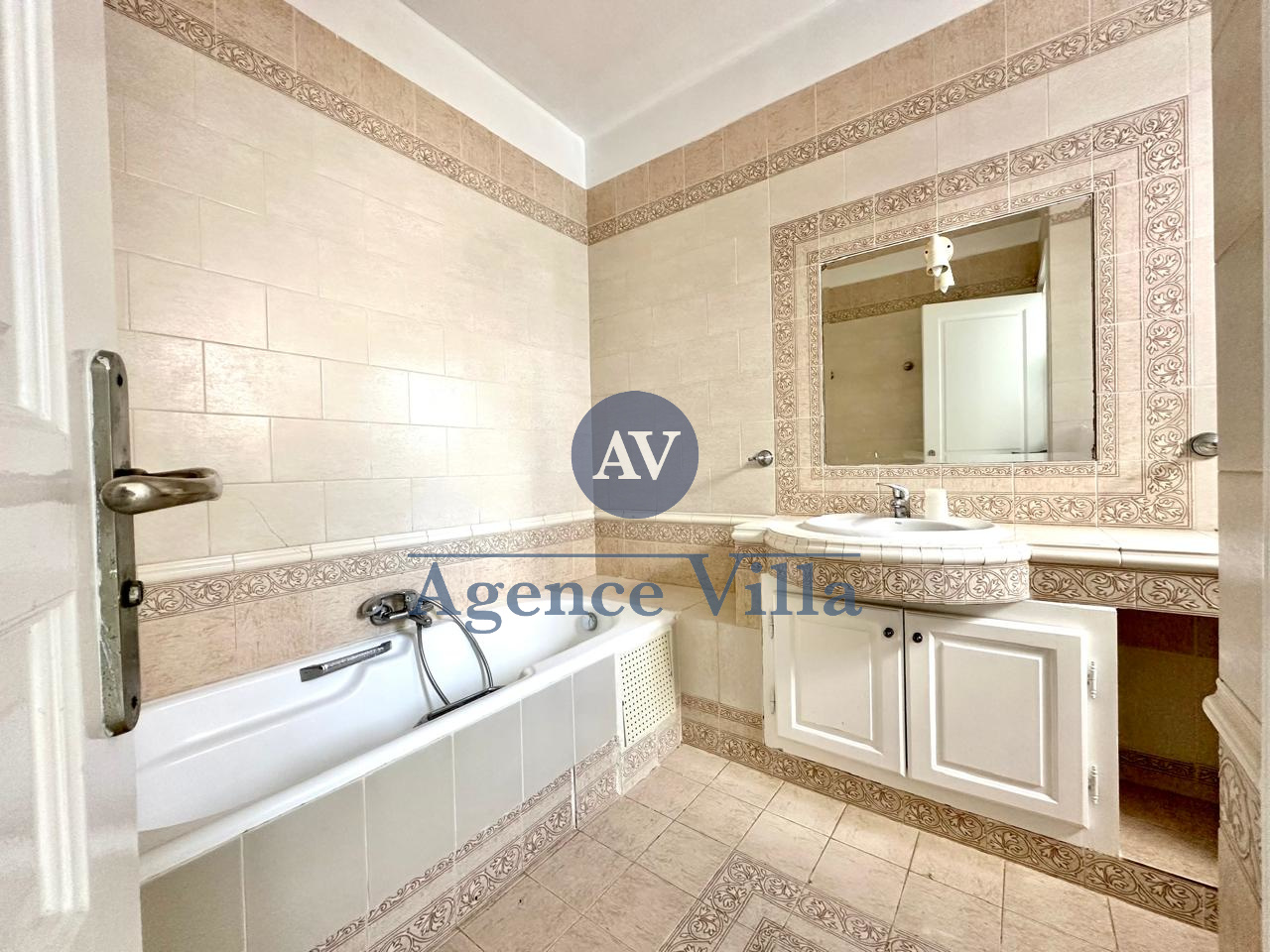 La Marsa&nbsp;Marsa Ennassim&nbsp;Location&nbsp;Maisons&nbsp;Villa s4 � la marsa cit� enassim