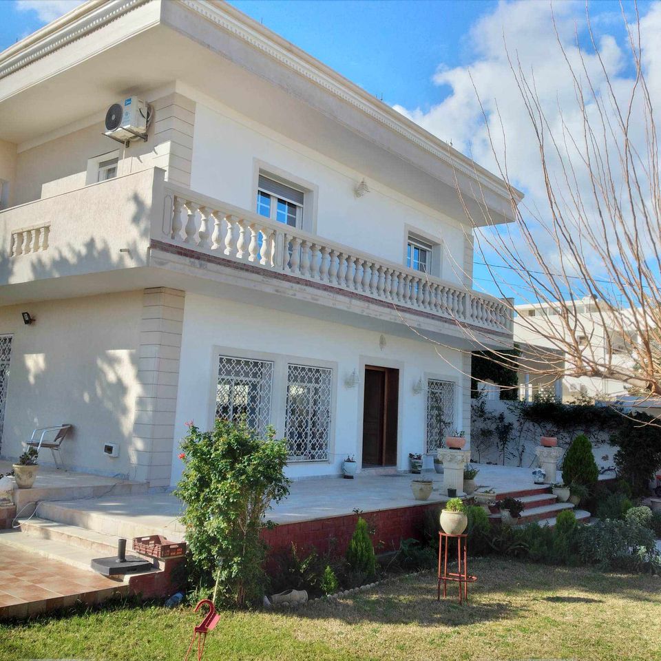 Bizerte Nord&nbsp;Bizerte&nbsp;Vente&nbsp;Autre&nbsp;Une magnifique villa � corniche bizerte