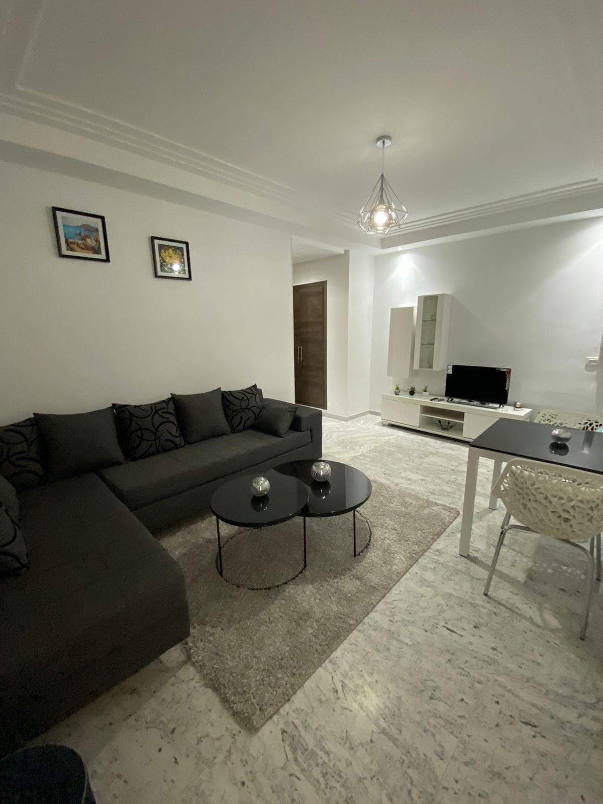 Mnihla&nbsp;Jardins d'el Menzah&nbsp;Location&nbsp;Appart. 2 pi�ces&nbsp;Un appart s 1 meubl� jardin d'el menzah