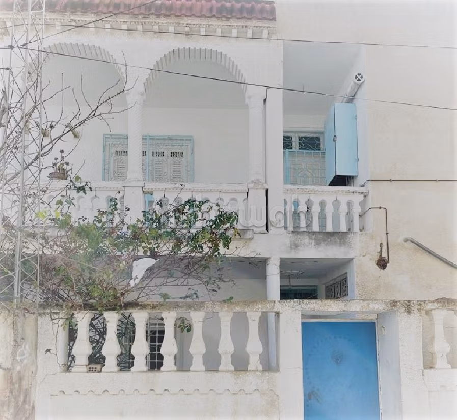 Sidi Hassine&nbsp;Cite Mrad 2&nbsp;Vente&nbsp;Maisons&nbsp;Urgent vend maison x 2 etages
