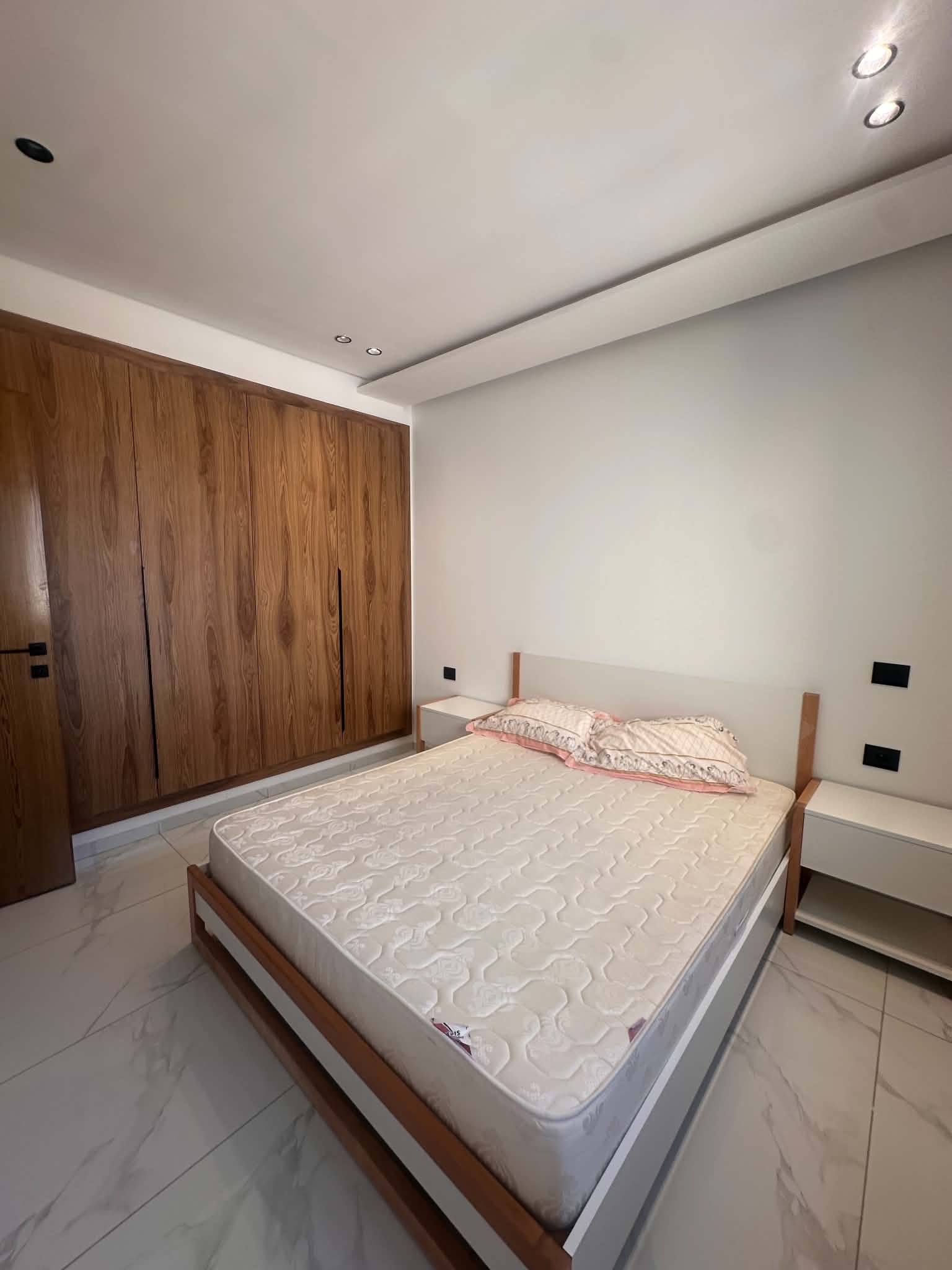 La Soukra&nbsp;Chotrana 3&nbsp;Location&nbsp;Appart. 1 pi�ce&nbsp;S1 haut standing meubl� et jamais habite