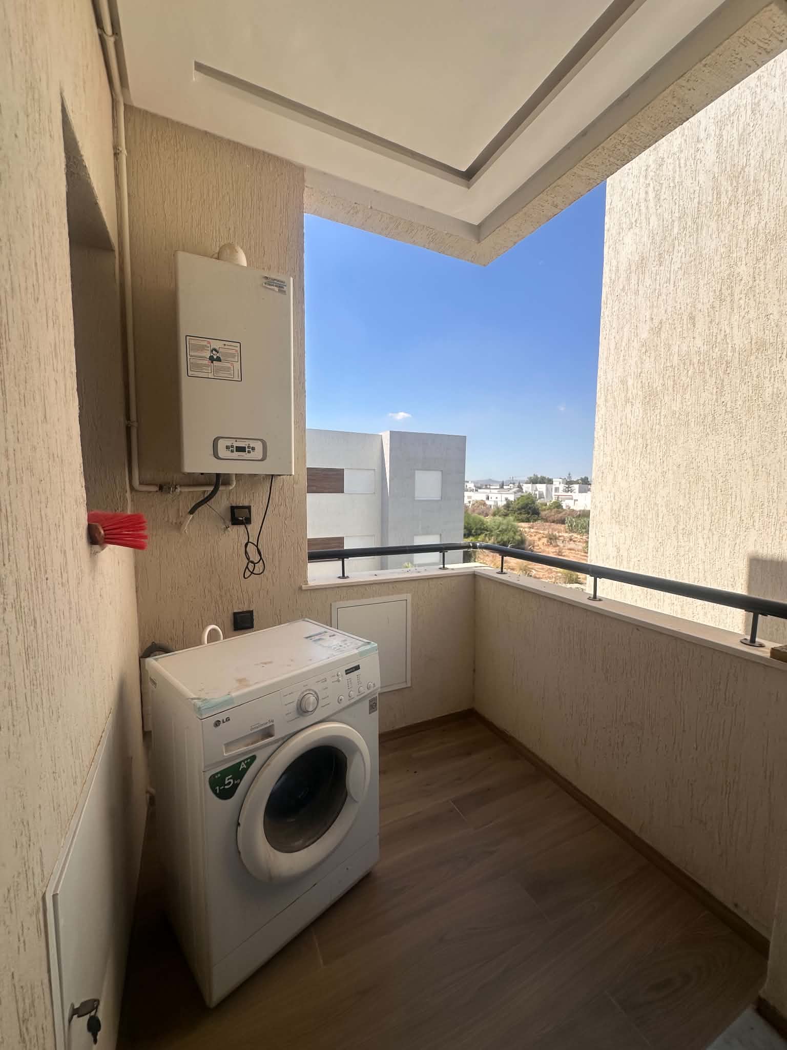 La Soukra&nbsp;Chotrana 3&nbsp;Location&nbsp;Appart. 1 pi�ce&nbsp;S1 haut standing meubl� et jamais habite
