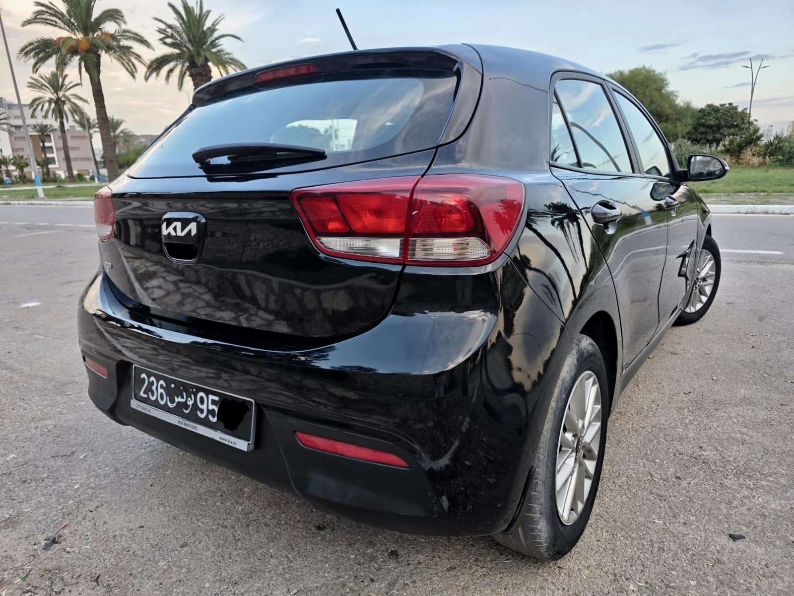 Ain Zaghouan&nbsp;Jardins de Carthage&nbsp;Kia&nbsp;Rio&nbsp;Kia rio premi�re main