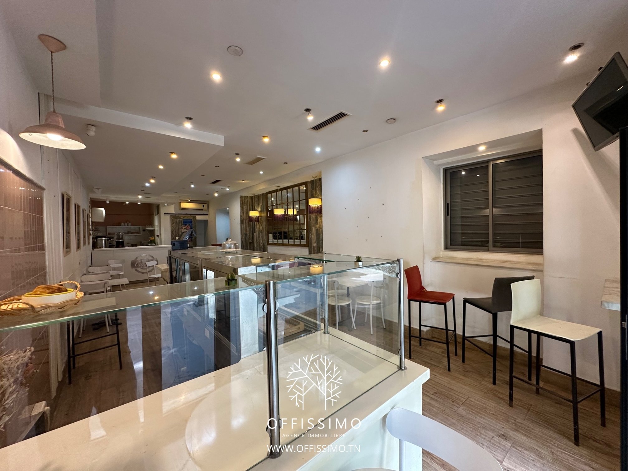 Cite El Khadra&nbsp;Kheireddine Pacha&nbsp;Bureaux & Commerces&nbsp;Surfaces&nbsp;Local commercial � 350m habib bourguiba