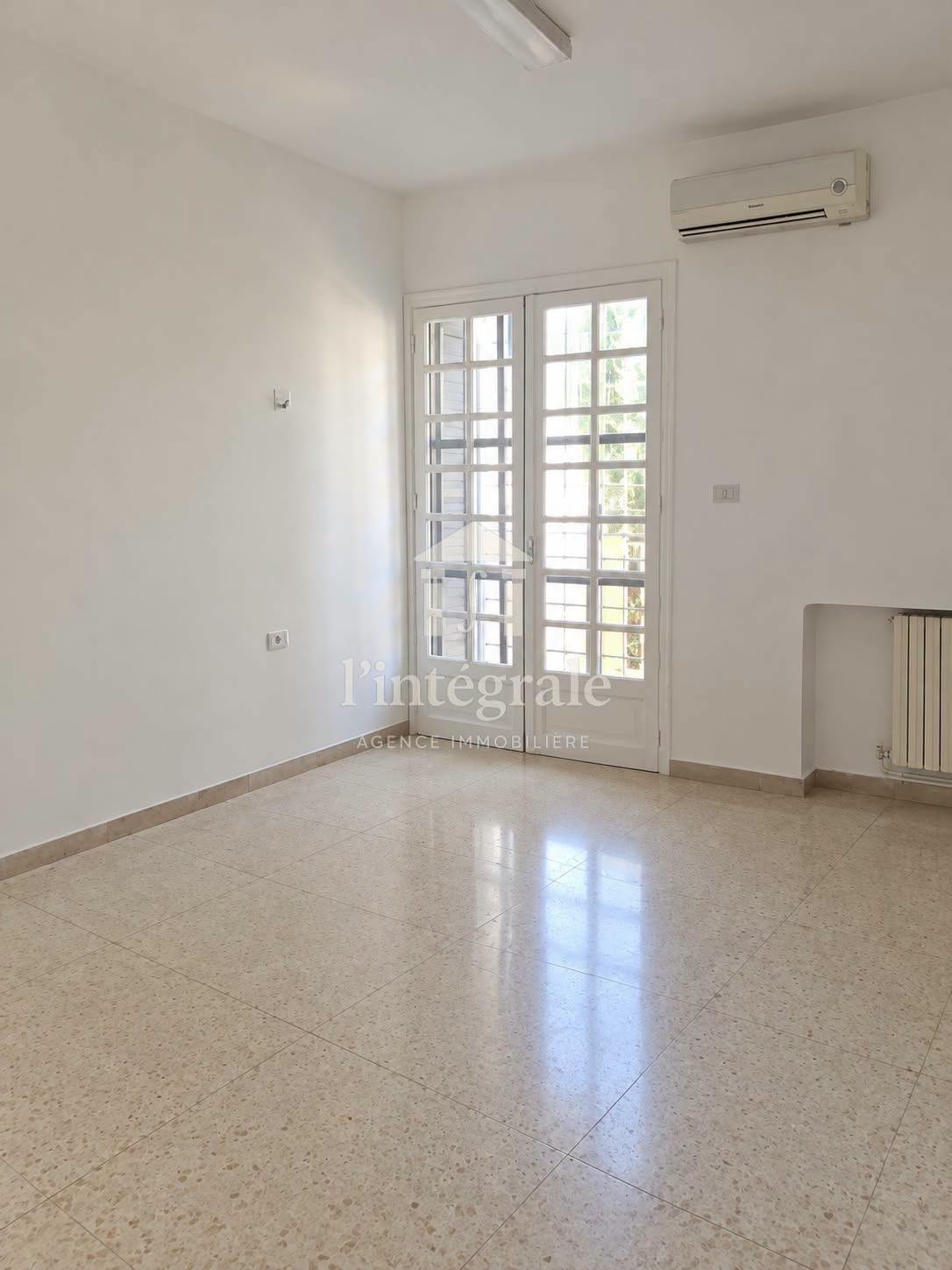 El Menzah&nbsp;El Manar 2&nbsp;Location&nbsp;Maisons&nbsp;Triplex exceptionnel � usage bureautique