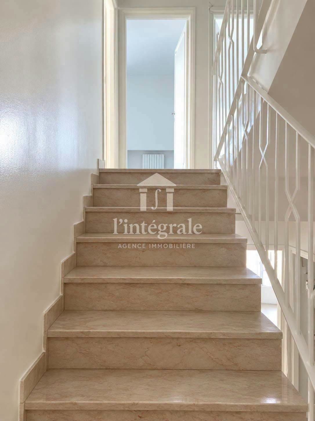 El Menzah&nbsp;El Manar 2&nbsp;Location&nbsp;Maisons&nbsp;Triplex s7 � usage habitation ou bureautique