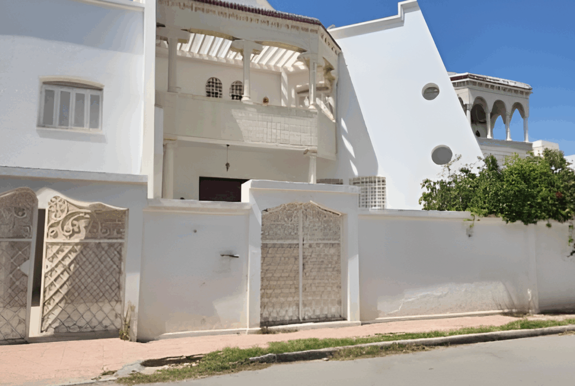 Sousse Jaouhara&nbsp;Khezama Ouest&nbsp;Vente&nbsp;Maisons&nbsp;Superbe villa de 760 m a khazema sousse