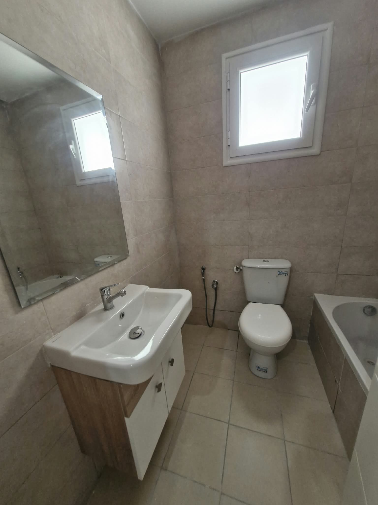 La Soukra&nbsp;Borj Louzir&nbsp;Location&nbsp;Appart. 2 pi�ces&nbsp;Appartement s2 r�sidence essaraya 3 borj louzir